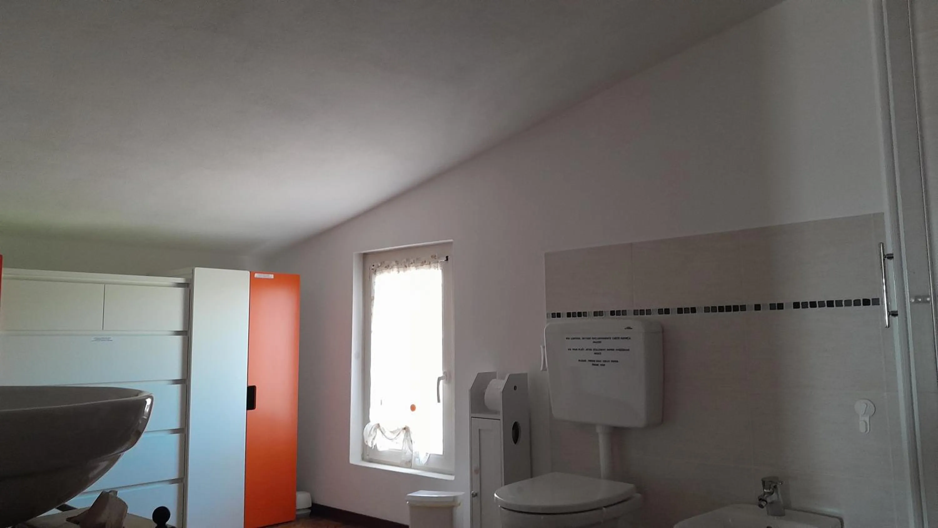 Bathroom in Tolasudolsa Rooms, Breakfast & Mountain Bike