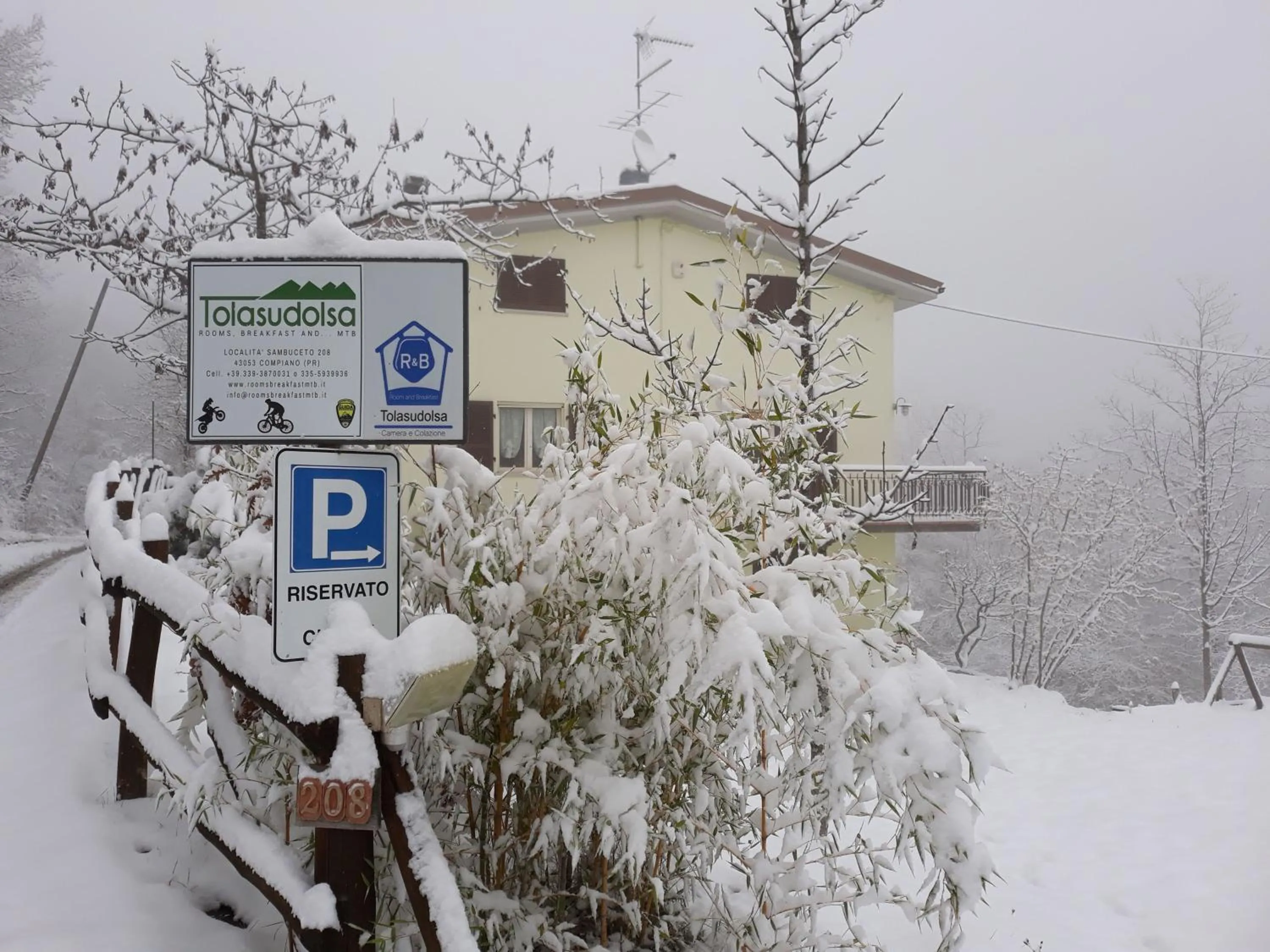 Property building in Tolasudolsa Rooms, Breakfast & Mountain Bike