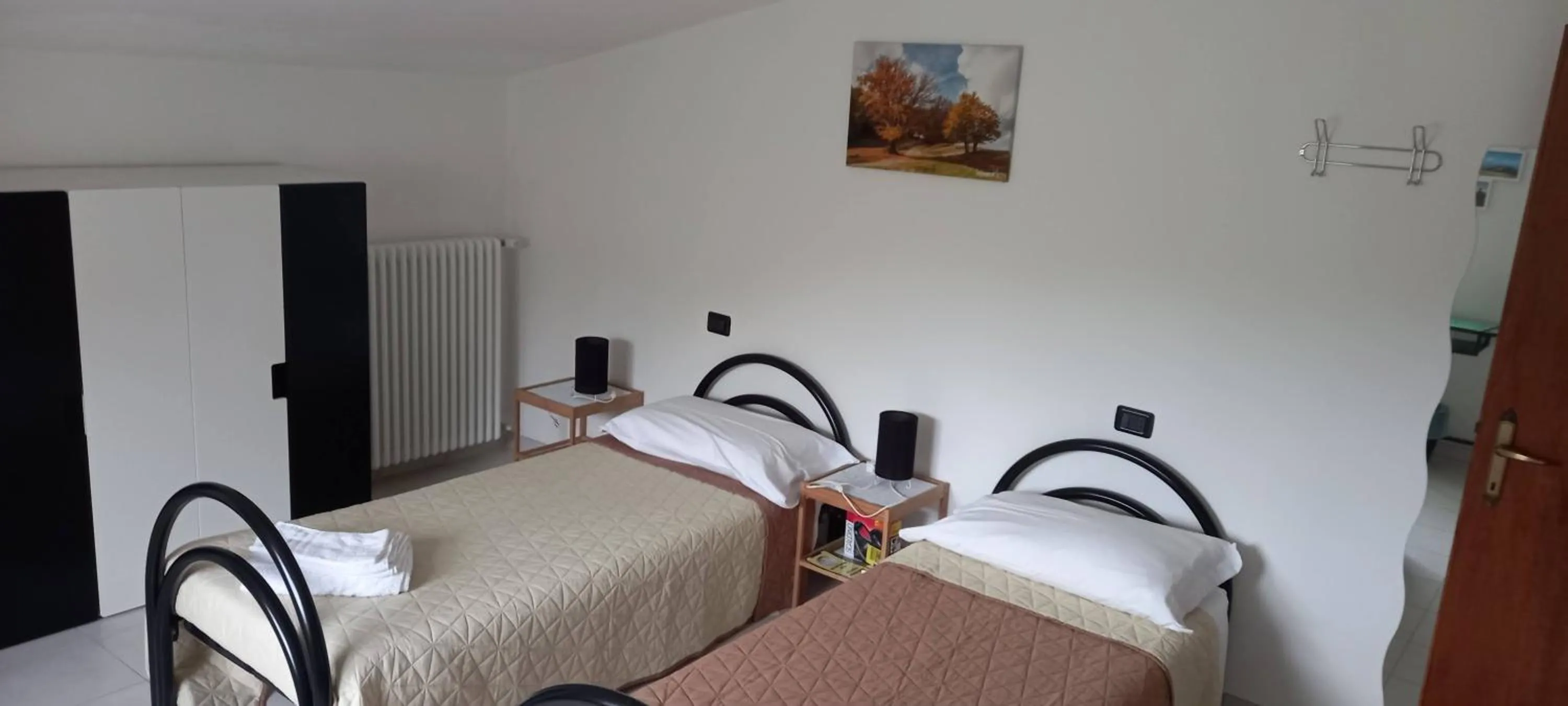 Bedroom, Bed in Tolasudolsa Rooms, Breakfast & Mountain Bike