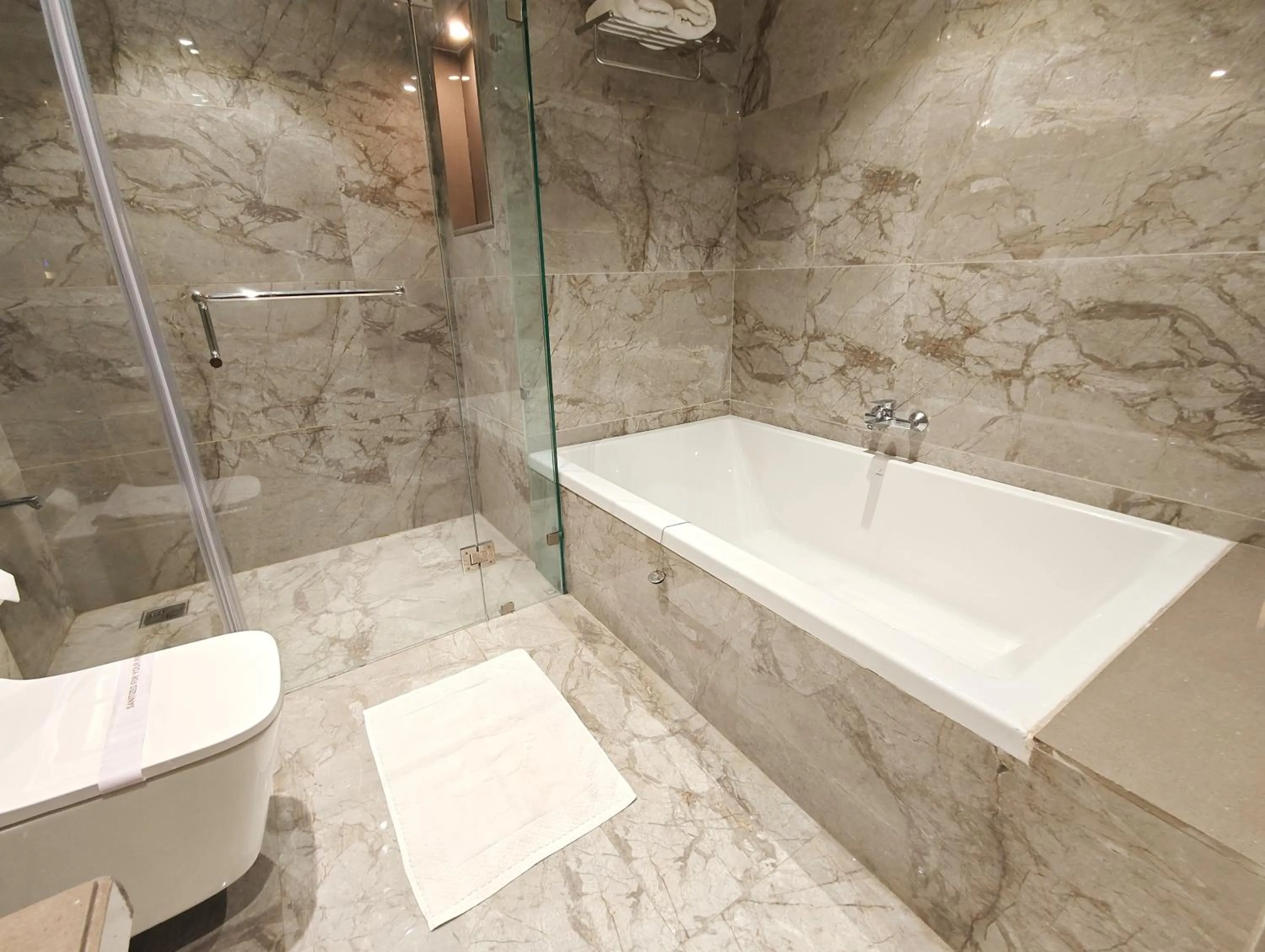 Bathroom in The Sky Imperial Hotel Kailash