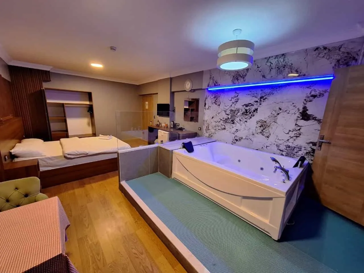 Bed in Emsa Otel Maltepedeki Eviniz