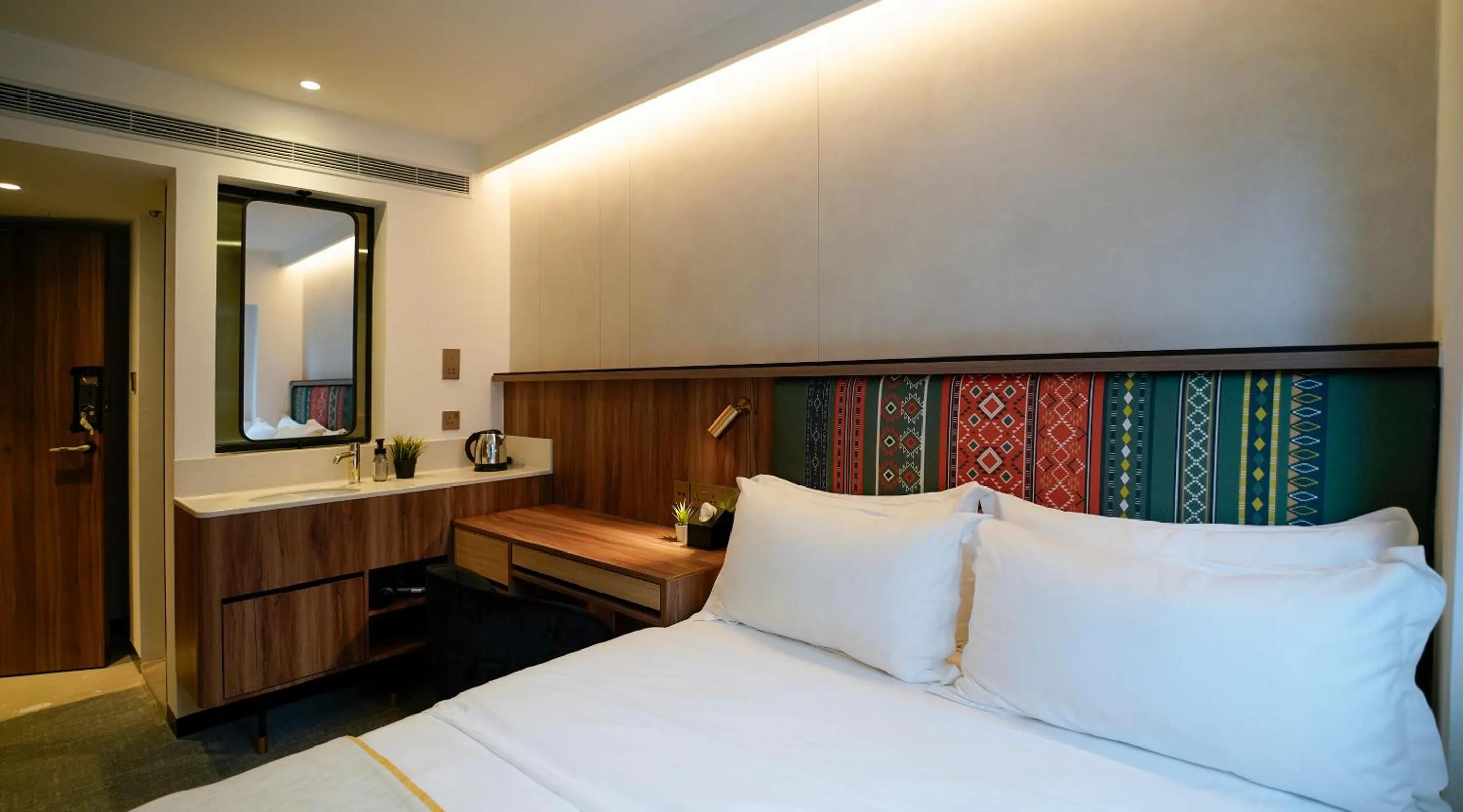 Bed in ST Signature Bugis Middle, SHORT OVERNIGHT, 11 hours 8PM-7AM