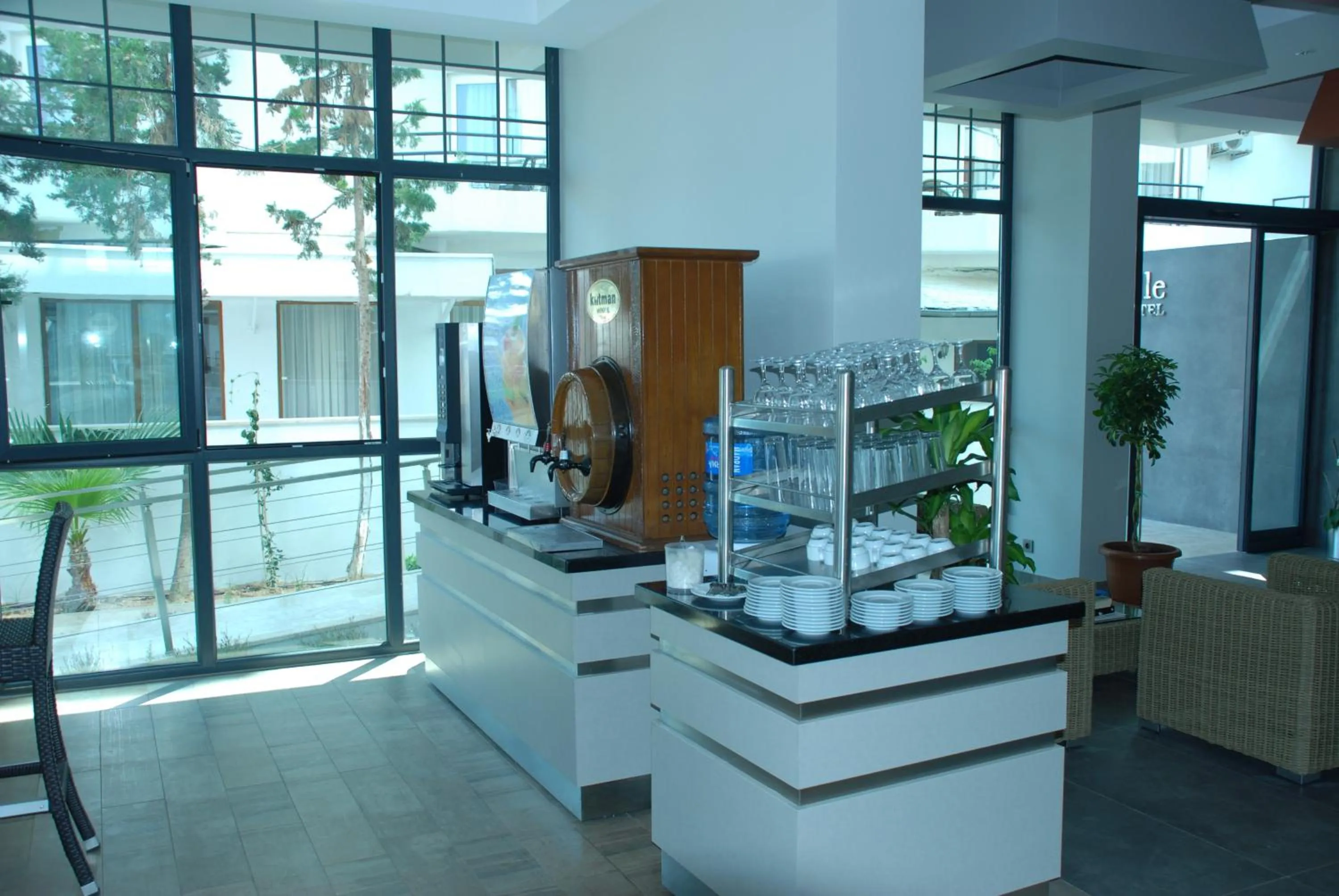 Restaurant/places to eat in Begonville Beach Hotel - Adult Only