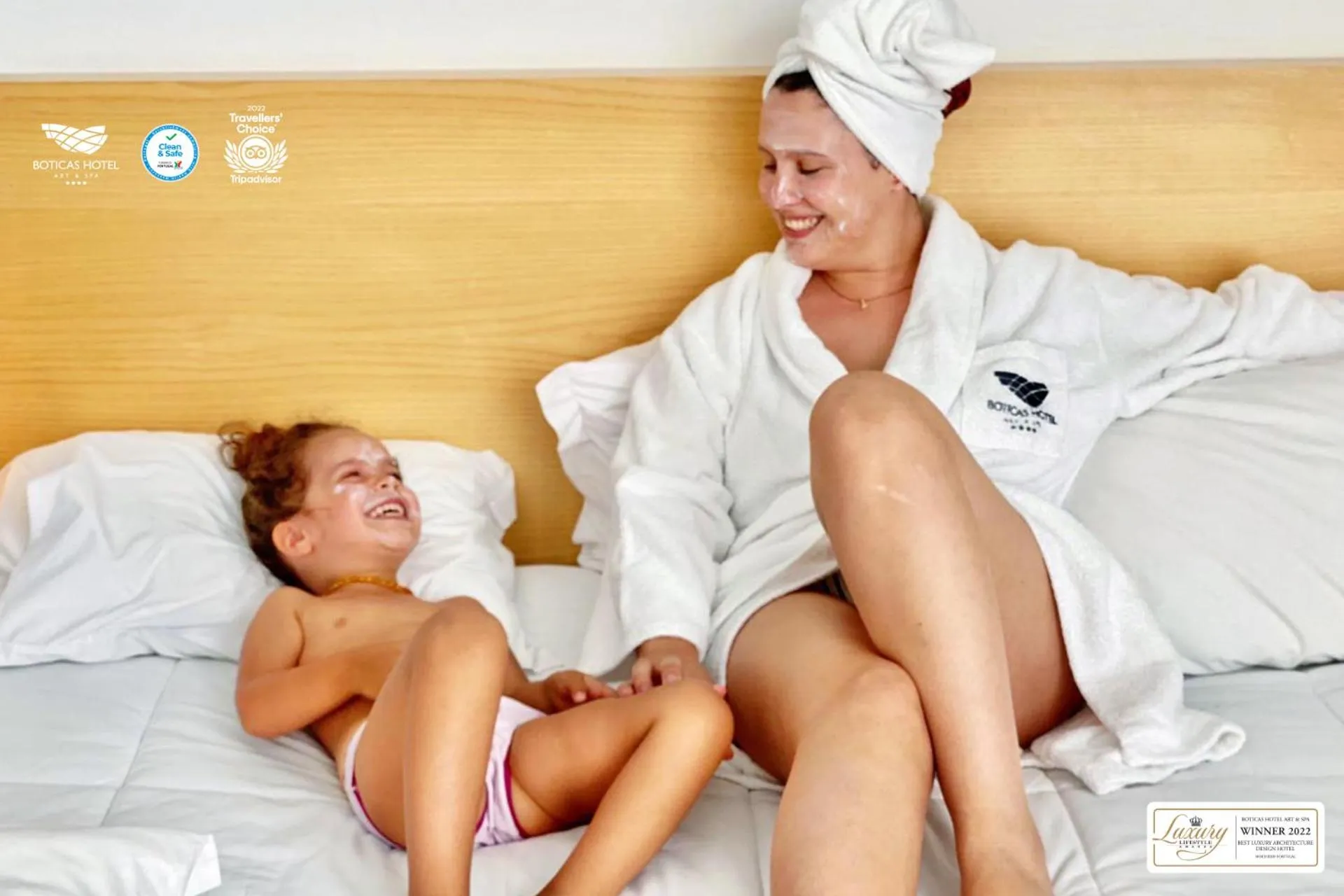 Massage, Bed in Boticas Hotel Art & SPA