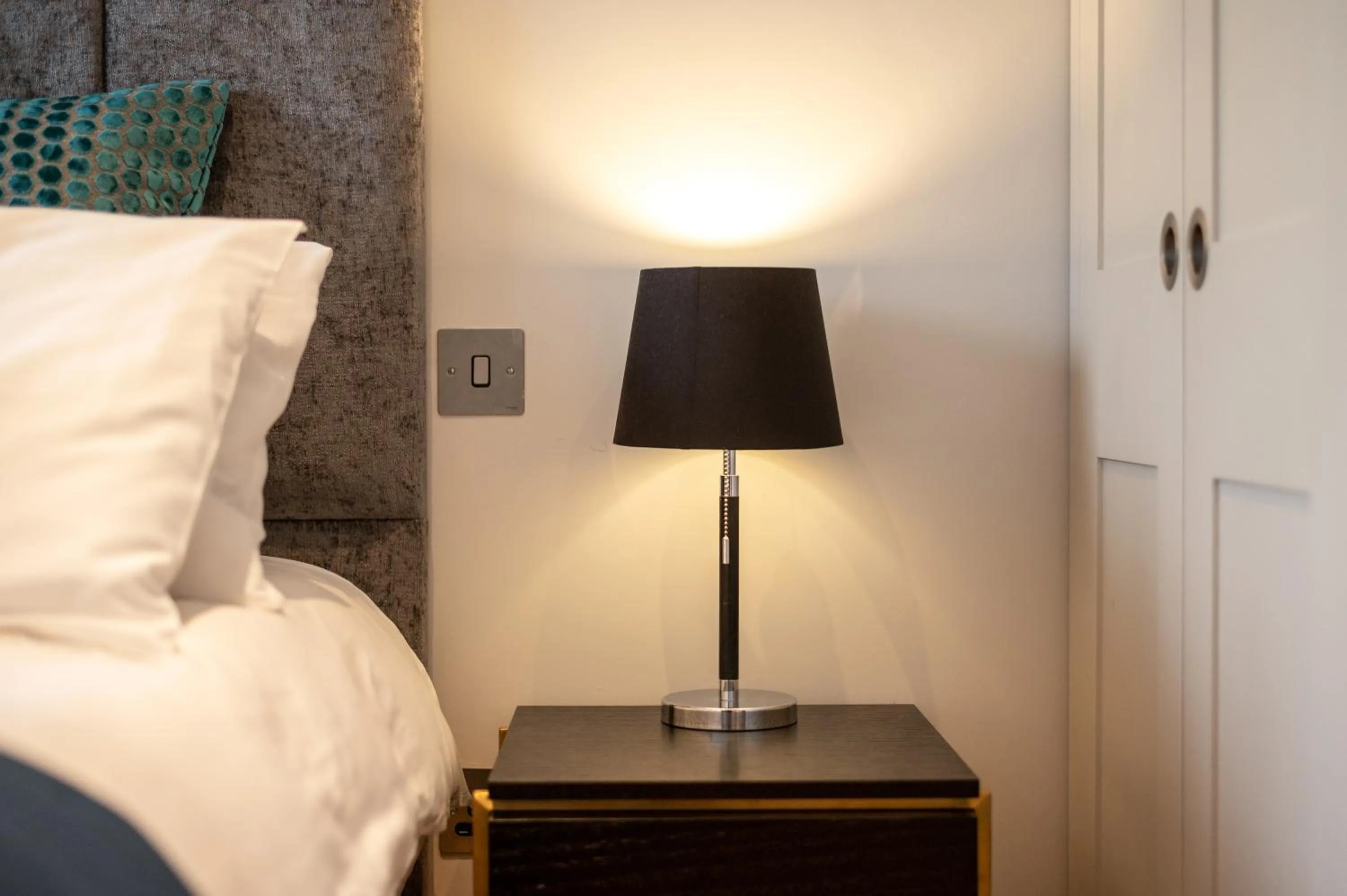 Bedroom, Bed in Bath Circle