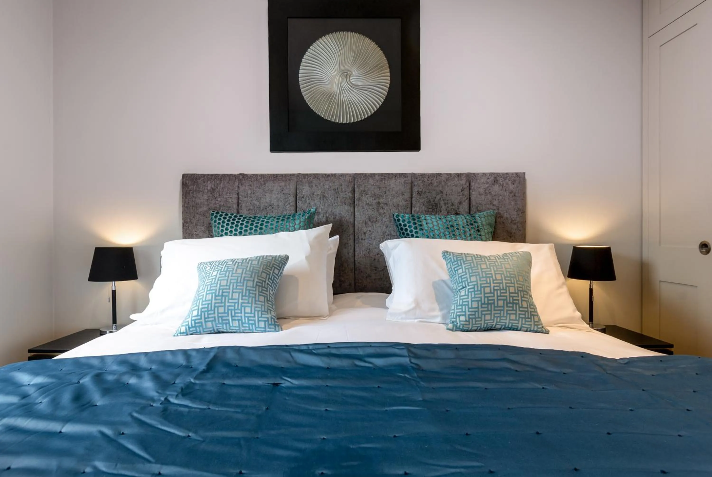 Bedroom, Bed in Bath Circle