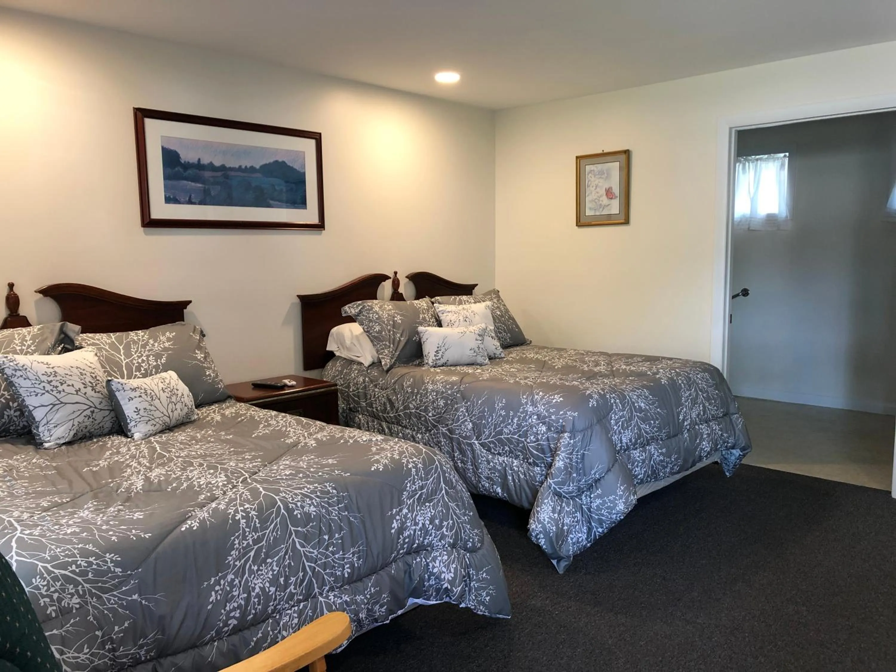 Photo of the whole room in Marcotte Motor Court