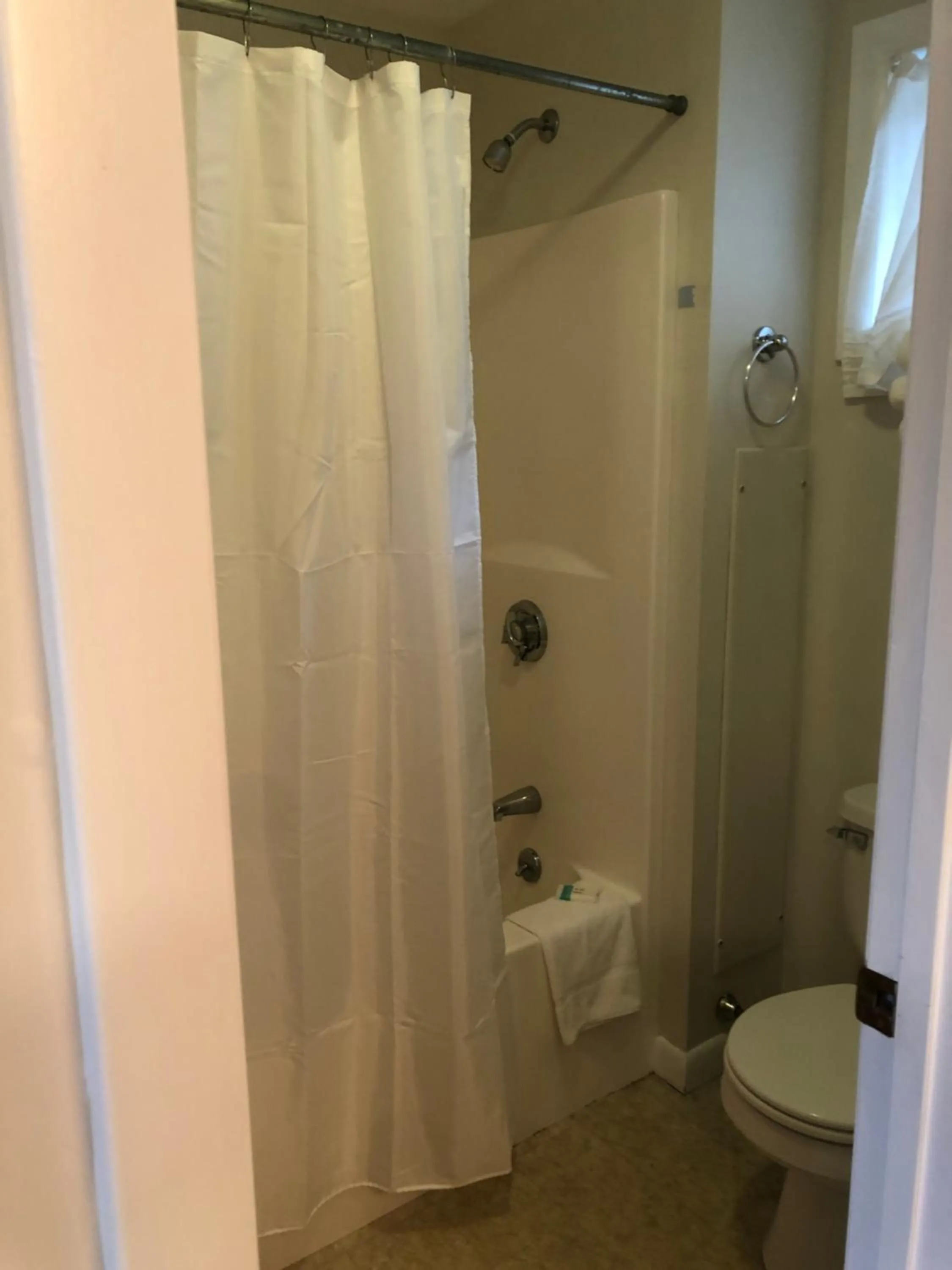 Bathroom in Marcotte Motor Court