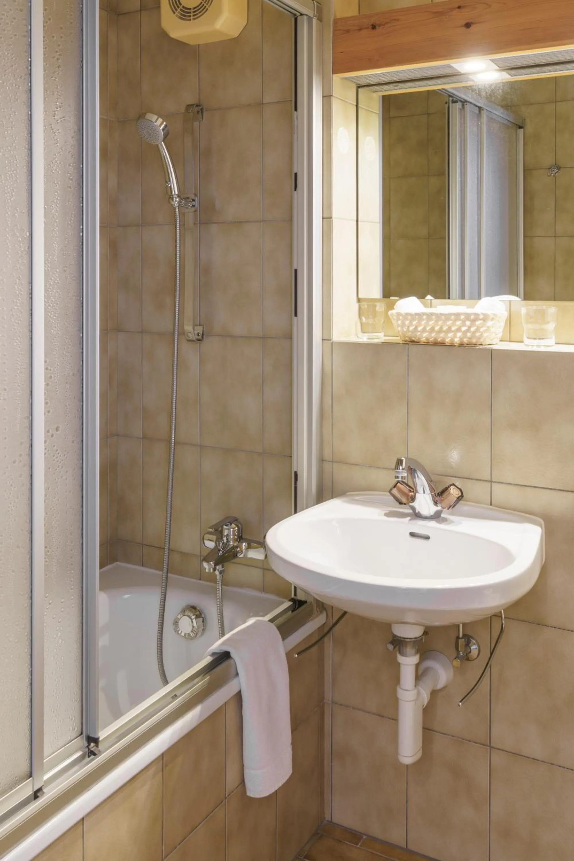 Bathroom in Hotel Saluver