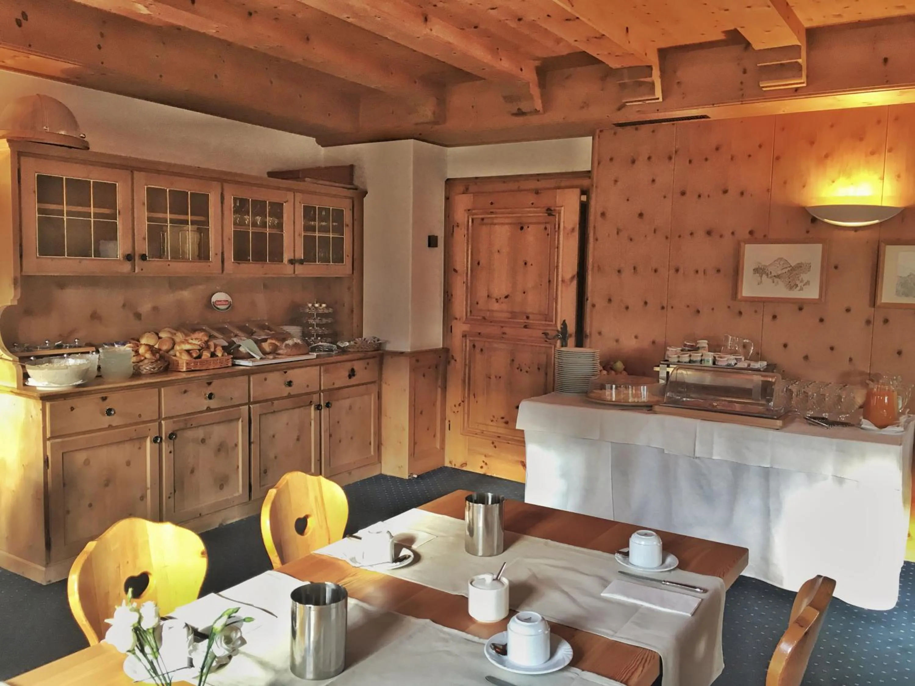 Buffet breakfast in Hotel Saluver