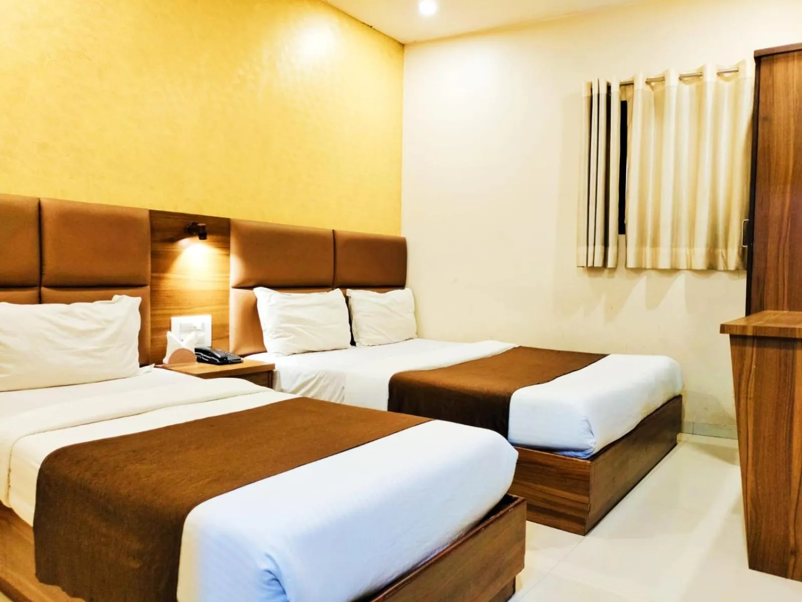 Bed in Hotel Avion Palace