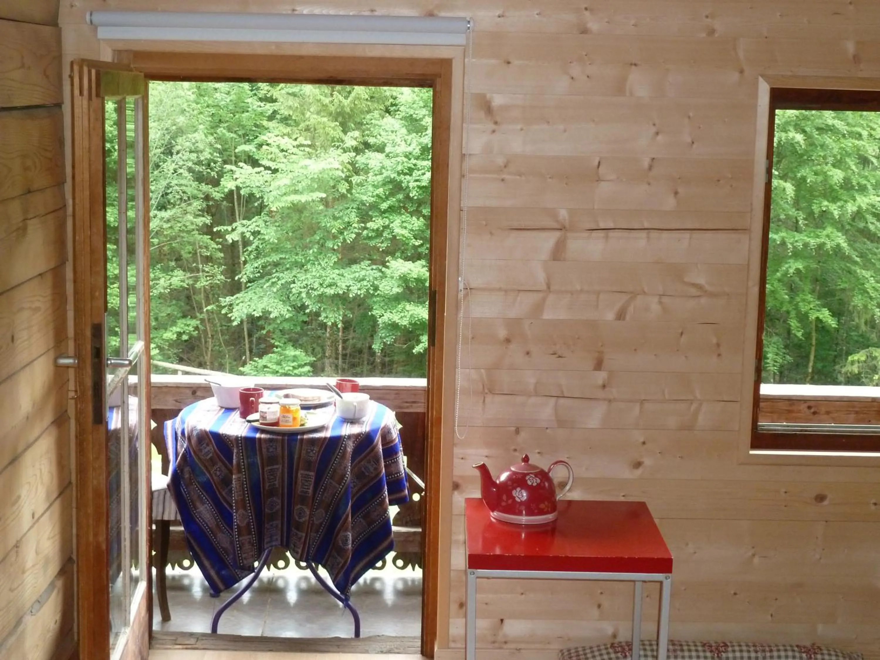 Food and drinks in Spacious Swiss Alpine Chalet for Nature Lovers