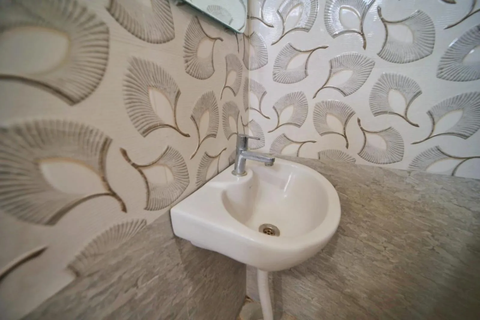 Shower in CM Stays Service Apartment - Near Chennai Airport - Pallavaram