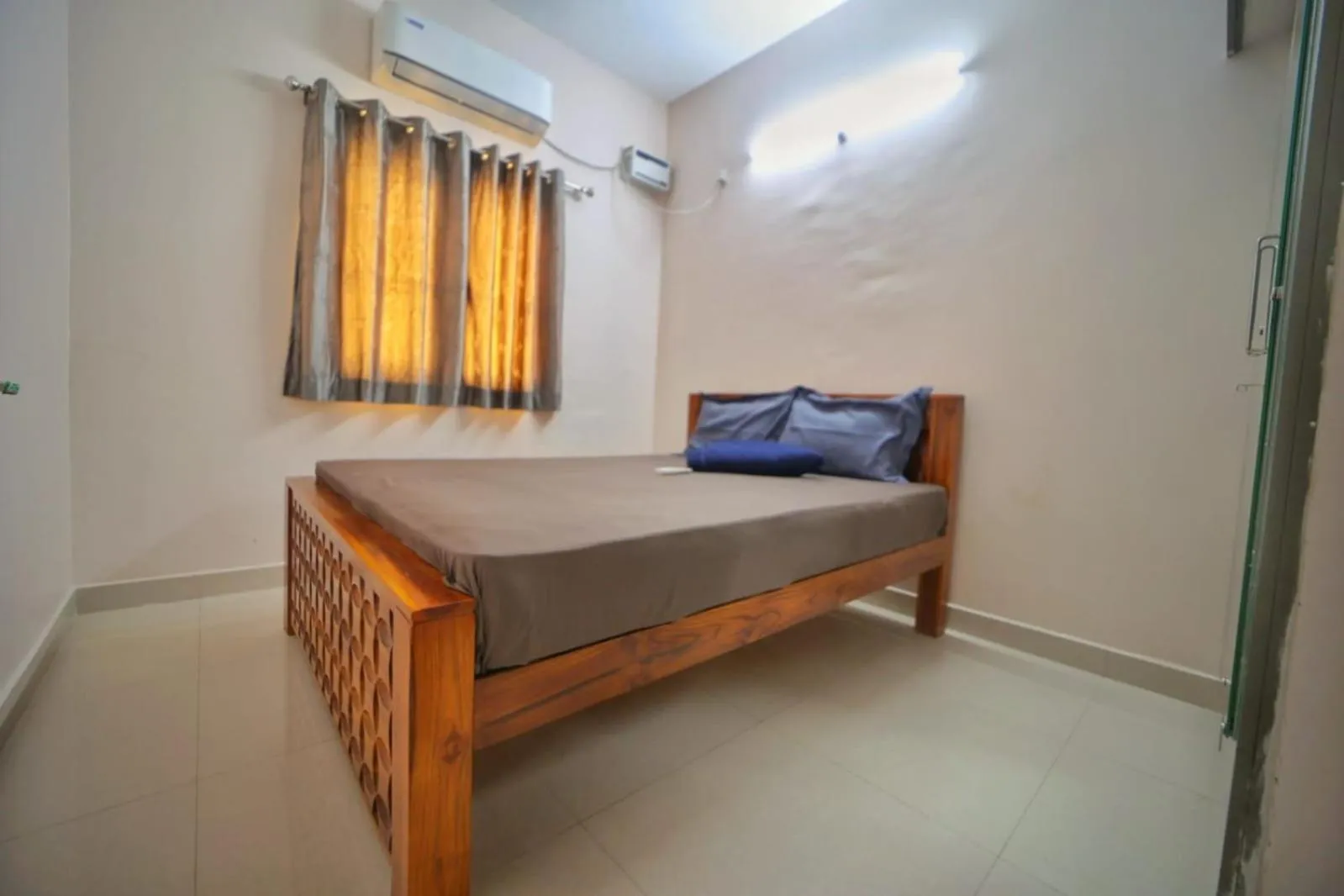 Bed in CM Stays Service Apartment - Near Chennai Airport - Pallavaram