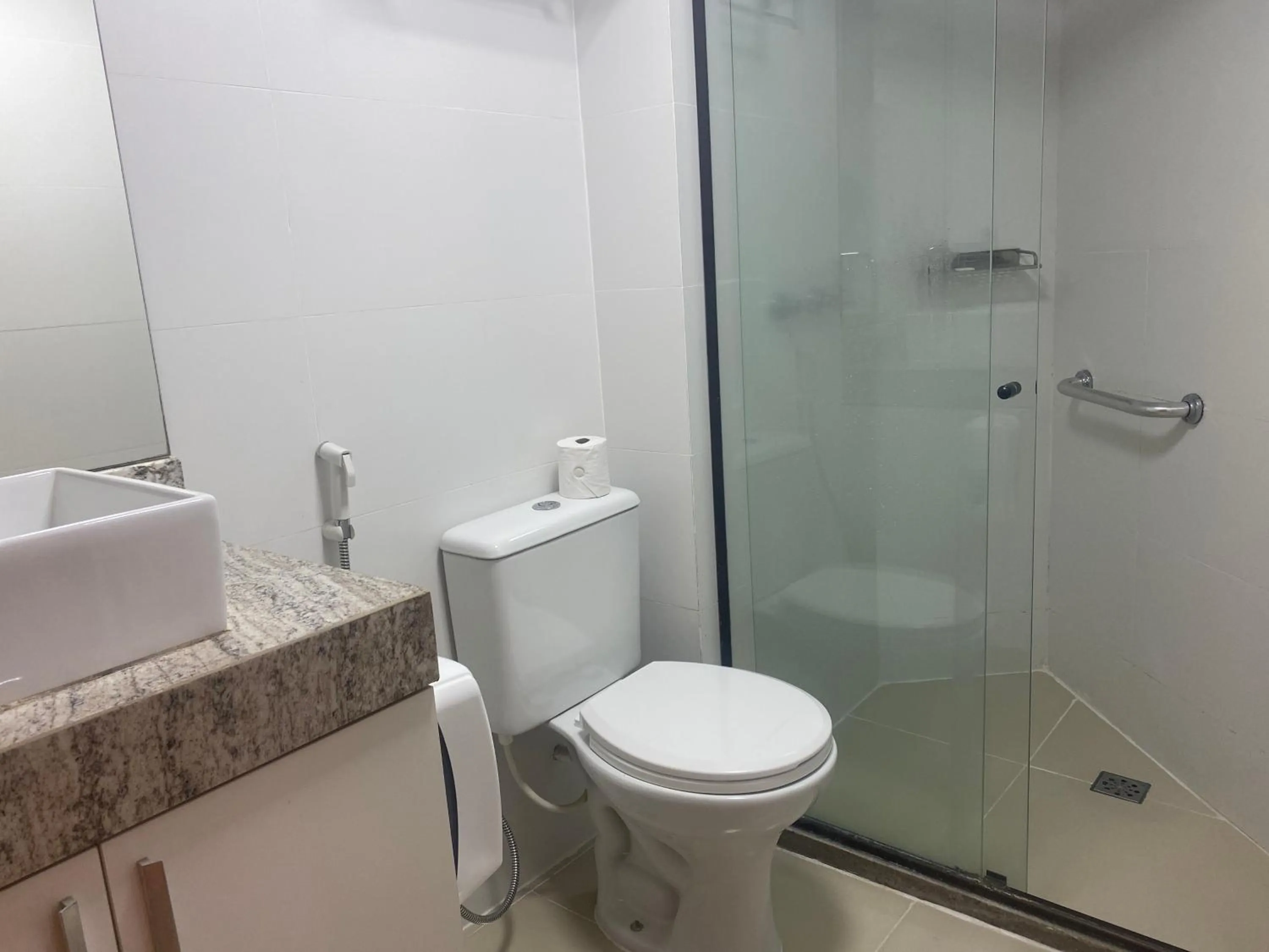 Toilet in Gold Flat Cabo Branco