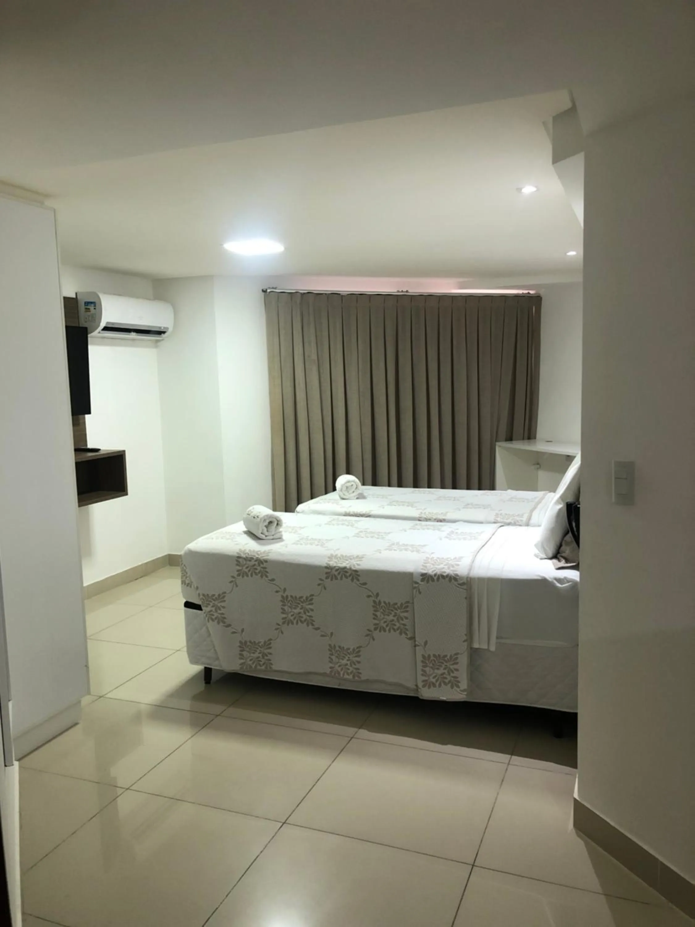 Bed in Gold Flat Cabo Branco