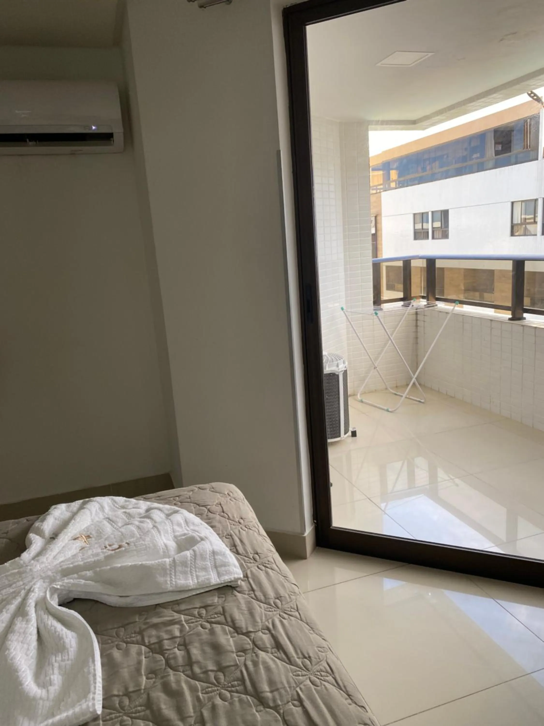 Bed in Gold Flat Cabo Branco