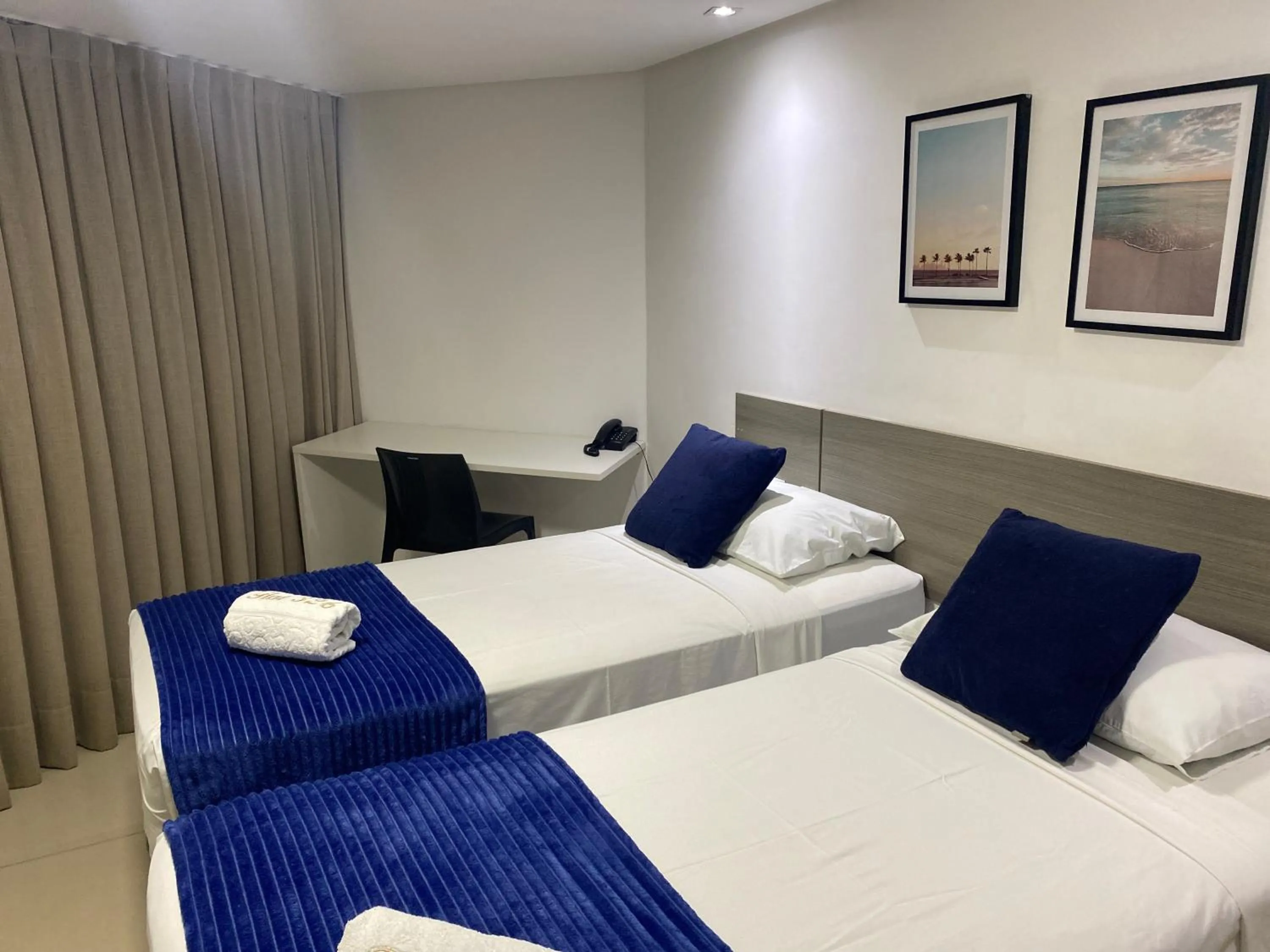 Bed in Gold Flat Cabo Branco