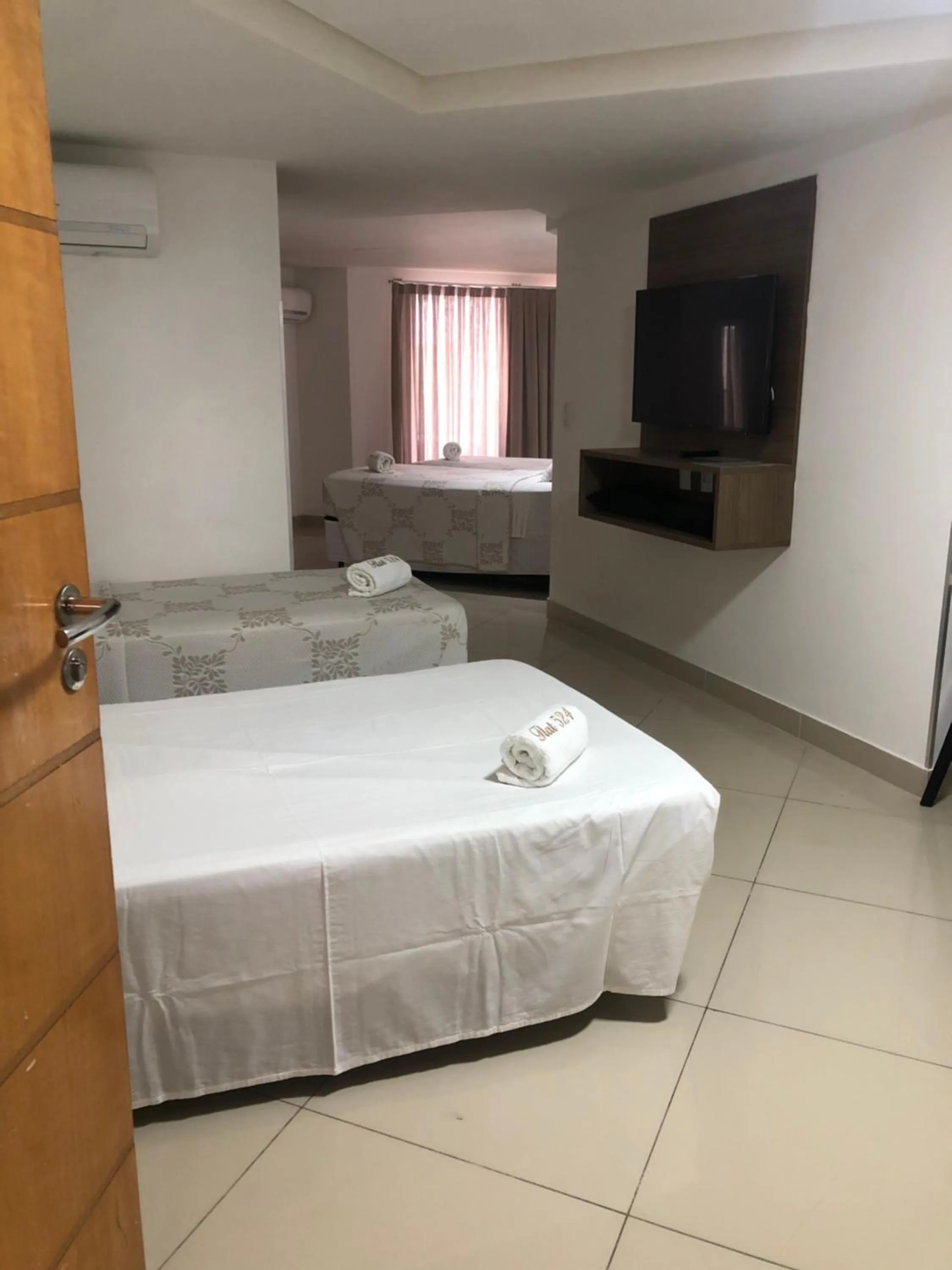 Bed in Gold Flat Cabo Branco