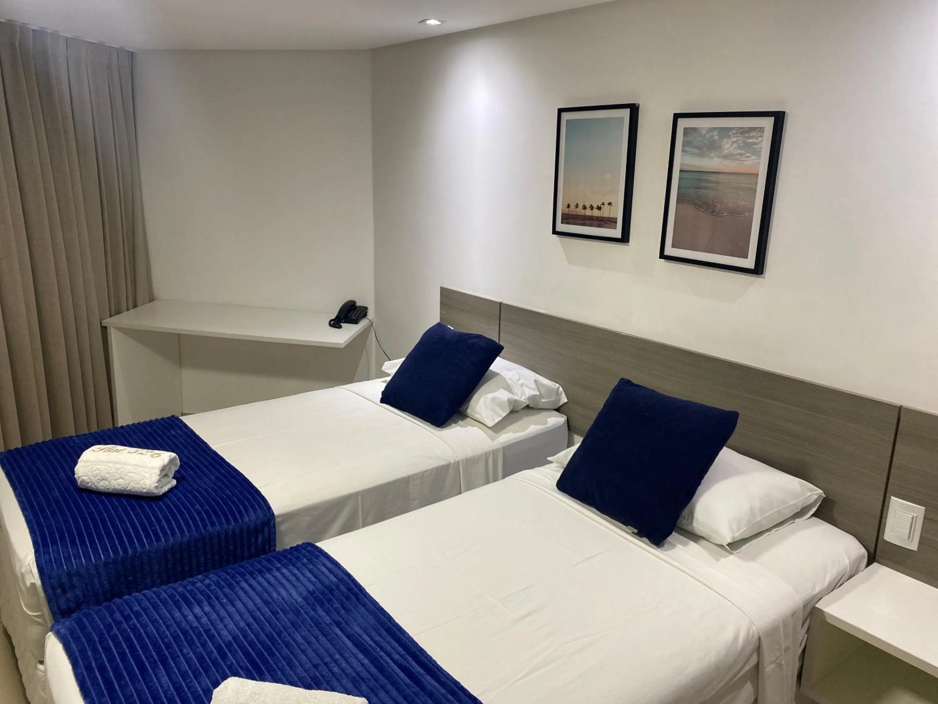 Bed in Gold Flat Cabo Branco