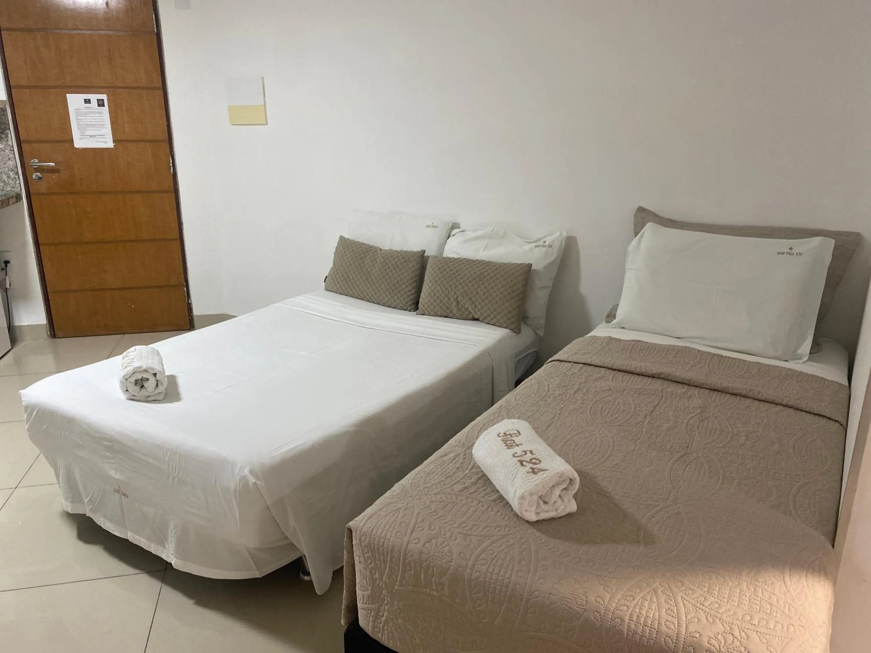 Bed in Gold Flat Cabo Branco