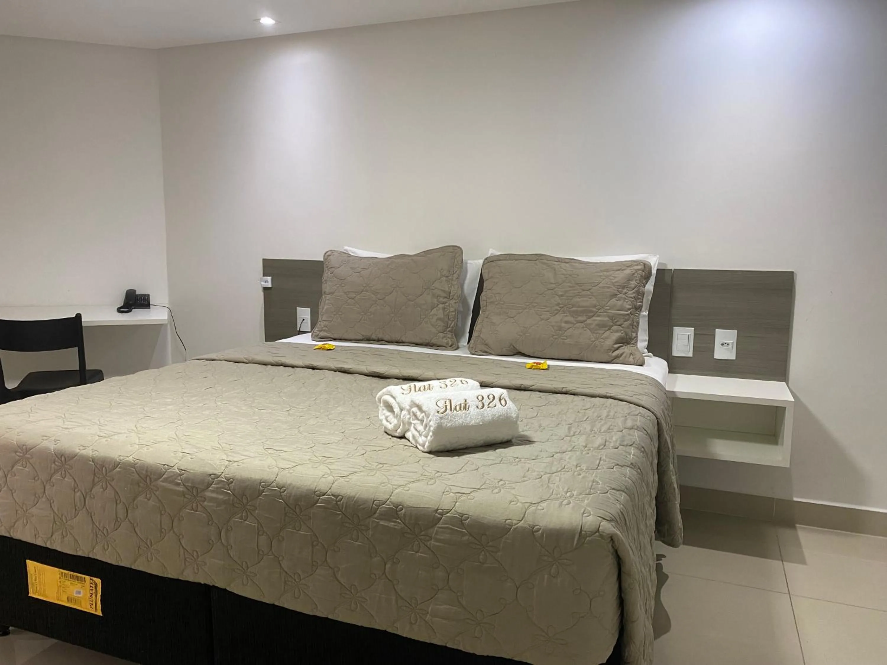 Bed in Gold Flat Cabo Branco