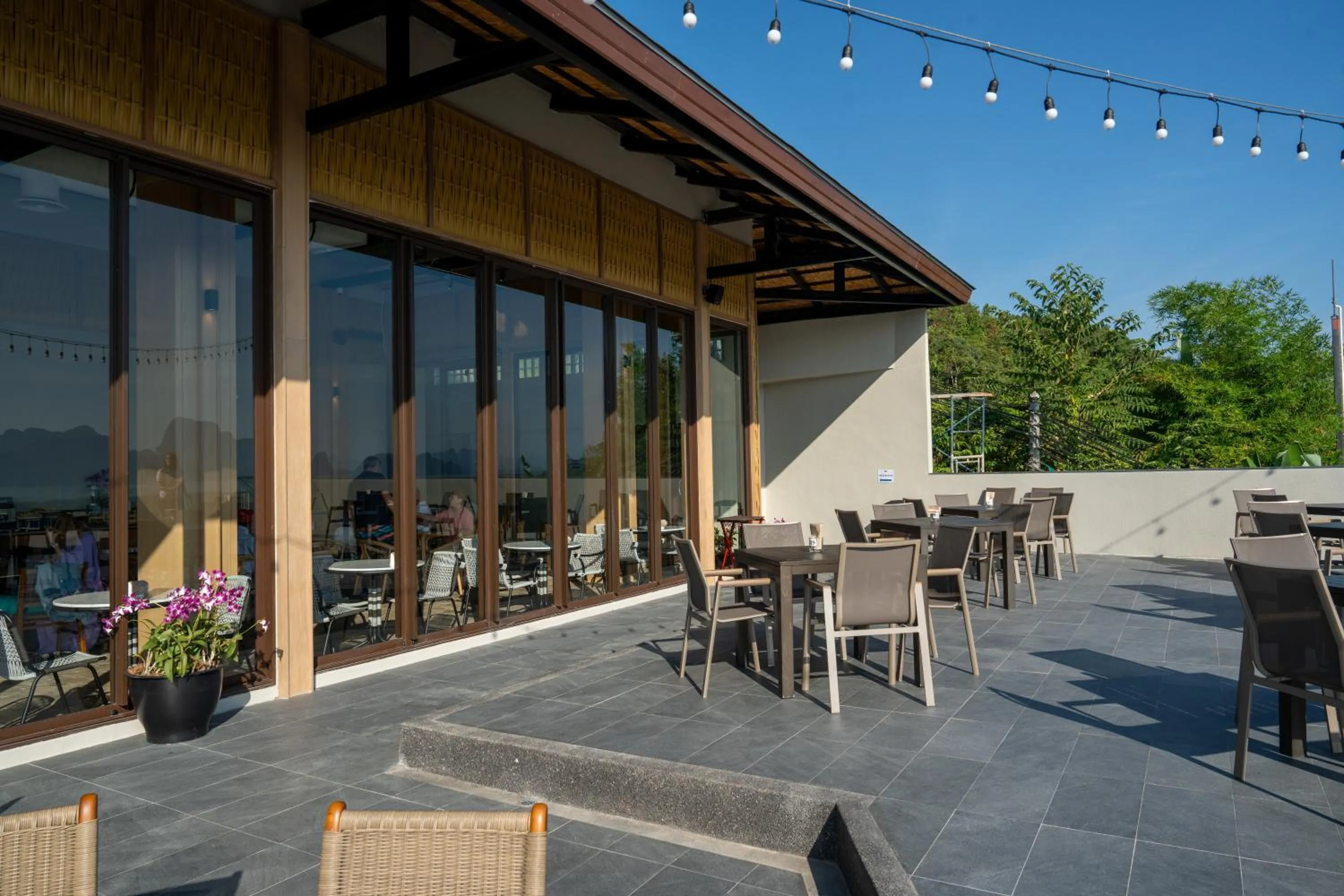 Restaurant/places to eat in Beyond Skywalk Nangshi