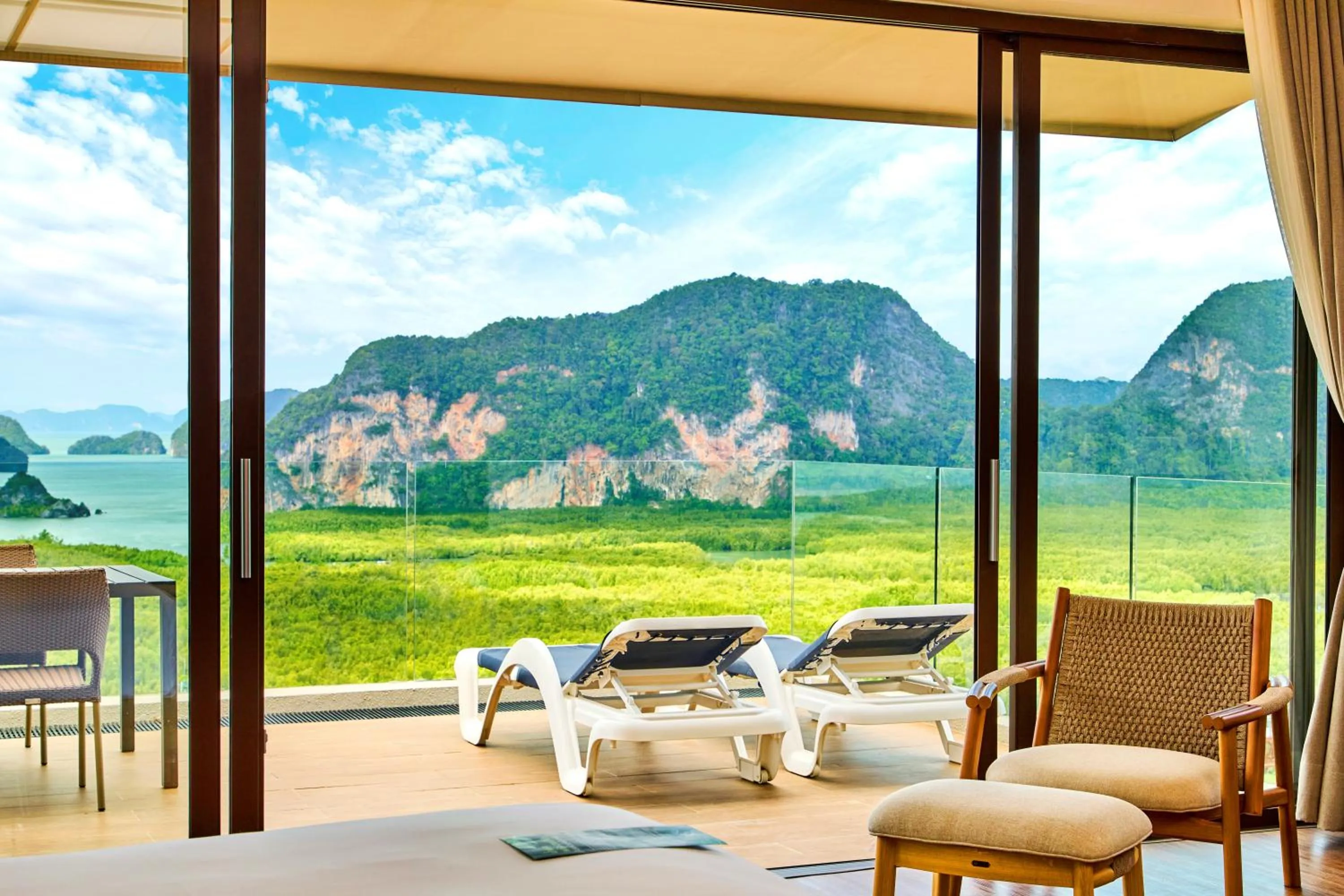 Balcony/Terrace in Beyond Skywalk Nangshi