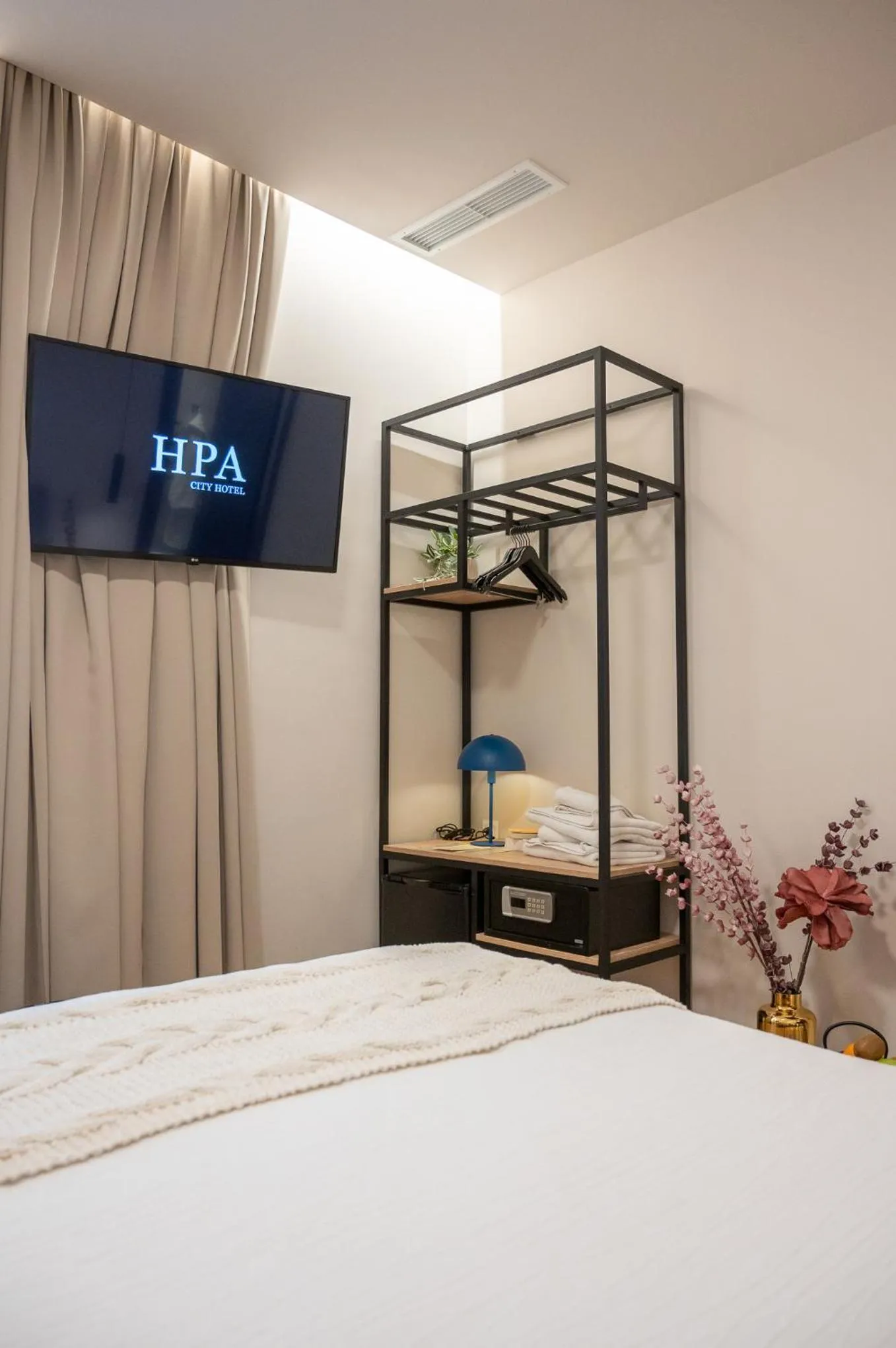 Bed in IRA - ΗΡΑ Hotel