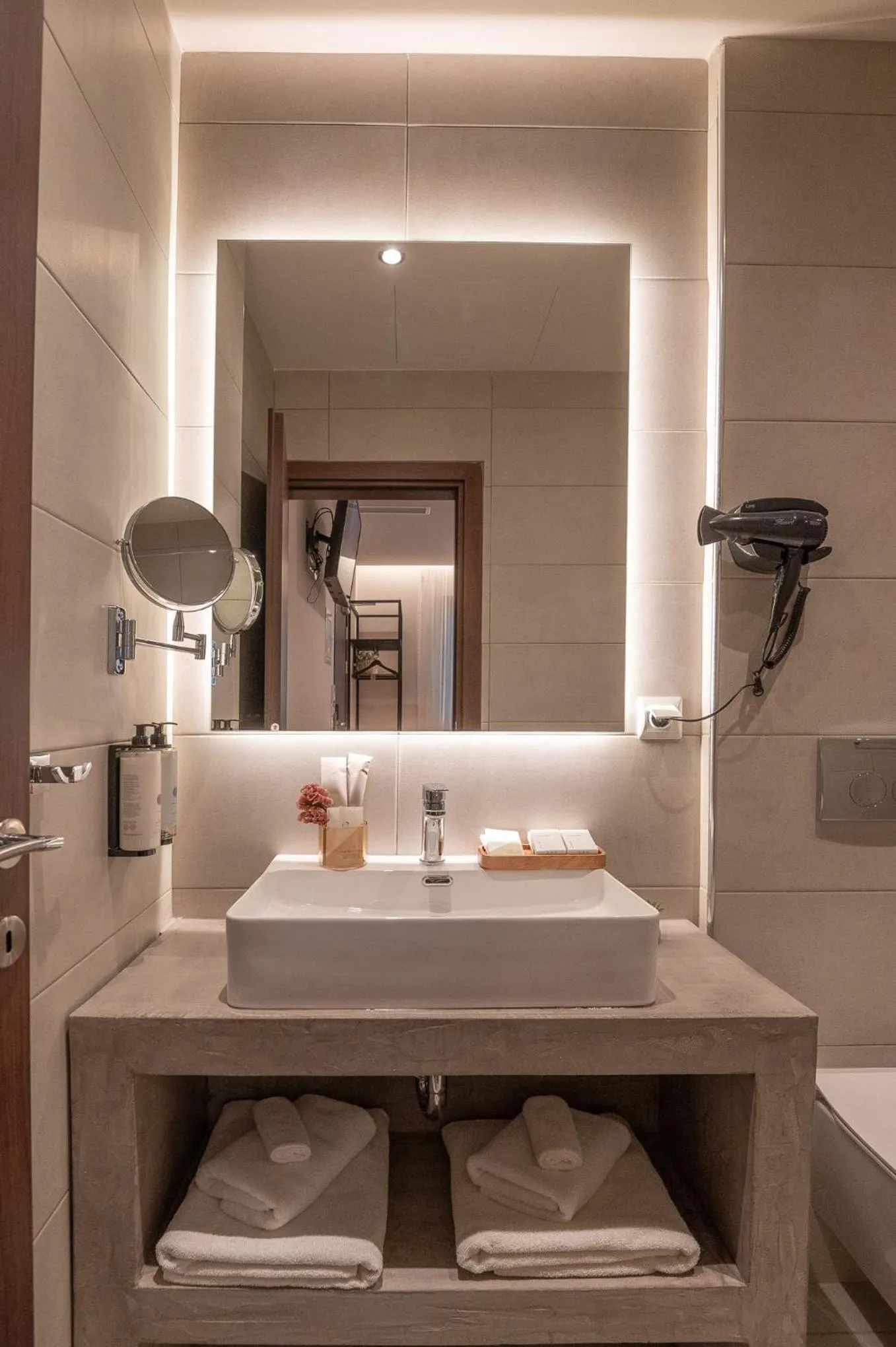 Bathroom in IRA - ΗΡΑ Hotel