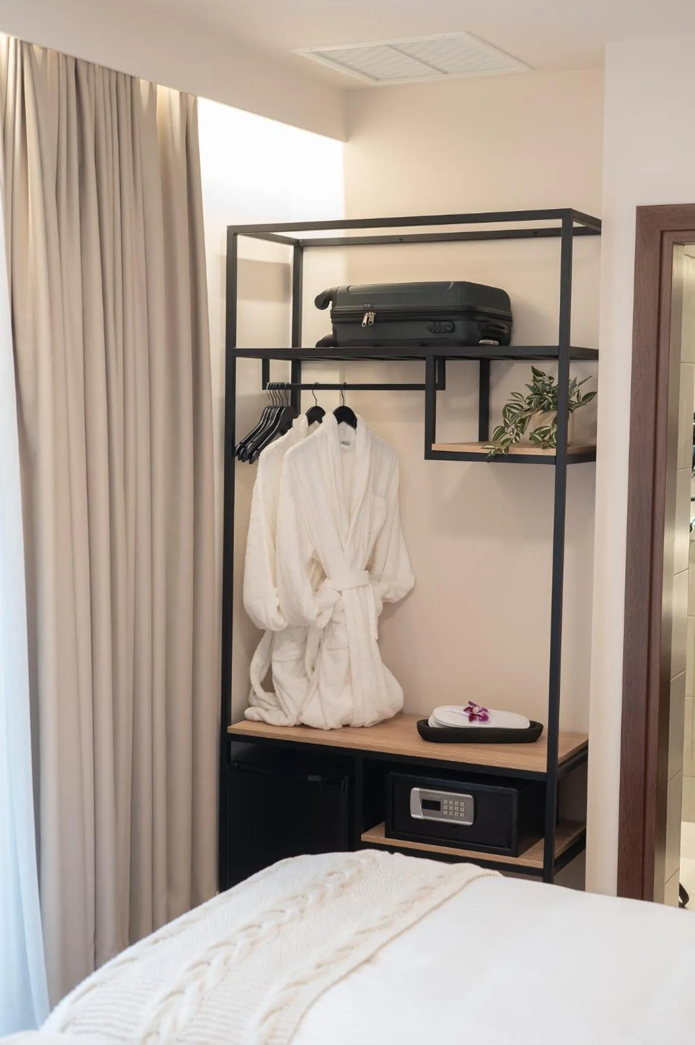 Photo of the whole room, Bed in IRA - ΗΡΑ Hotel