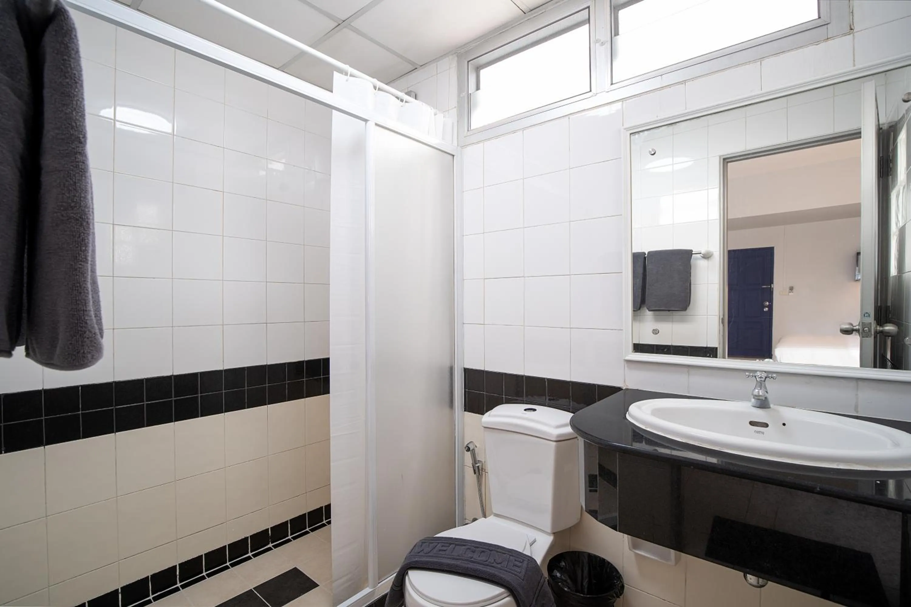 Bathroom in Capitel Rama 4