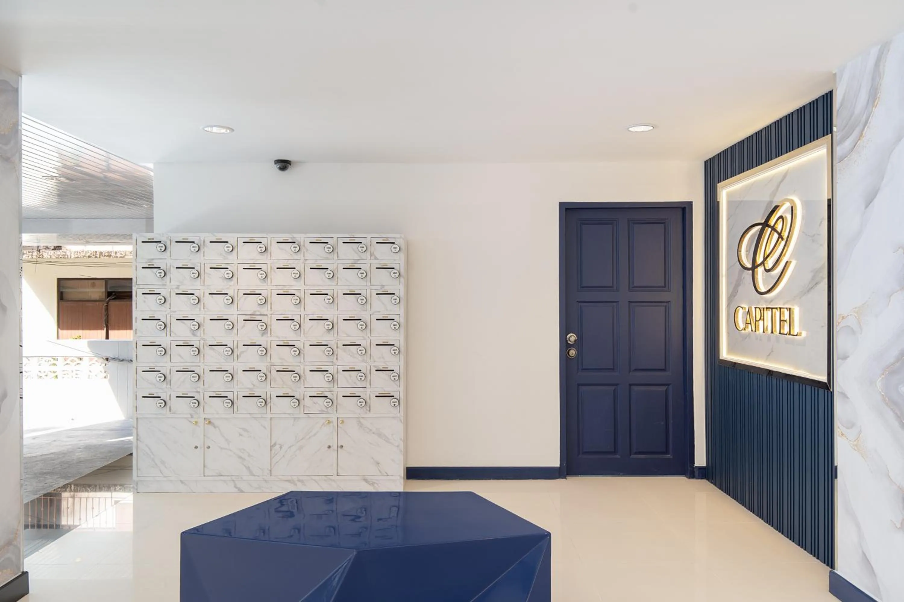 Lobby or reception in Capitel Rama 4