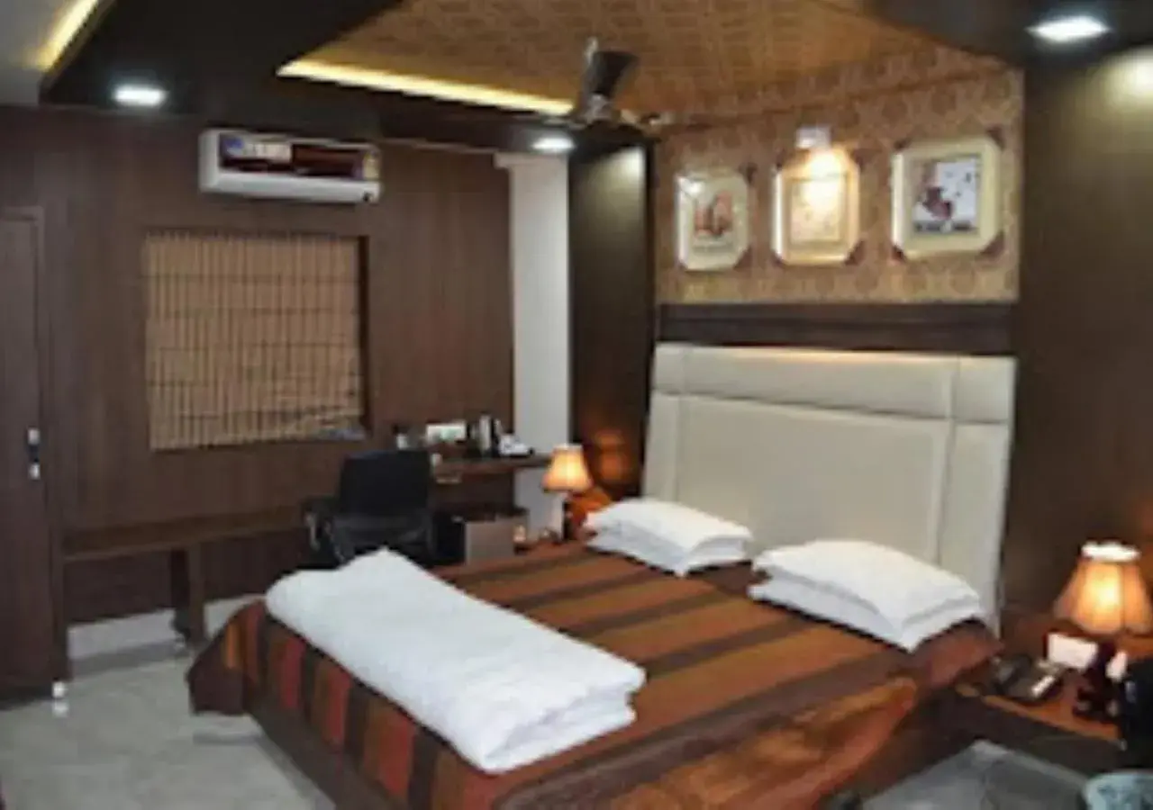 Deluxe Double Room in Hotel R.K.Palace Jharkhand Deluxe Double Room in Hotel R.K.Palace Jharkhand