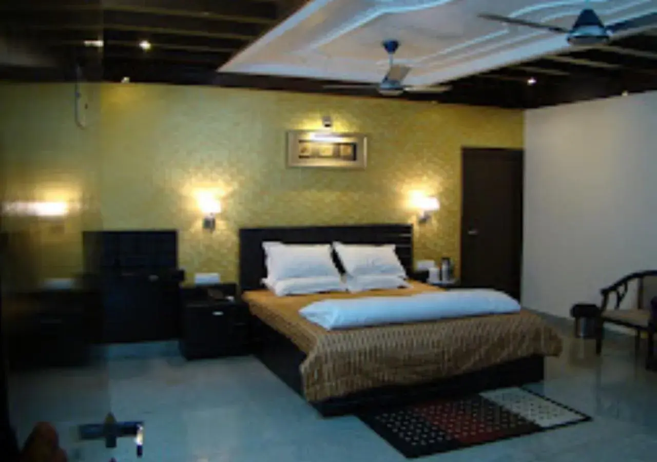 Deluxe King Room in Hotel R.K.Palace Jharkhand Deluxe King Room in Hotel R.K.Palace Jharkhand