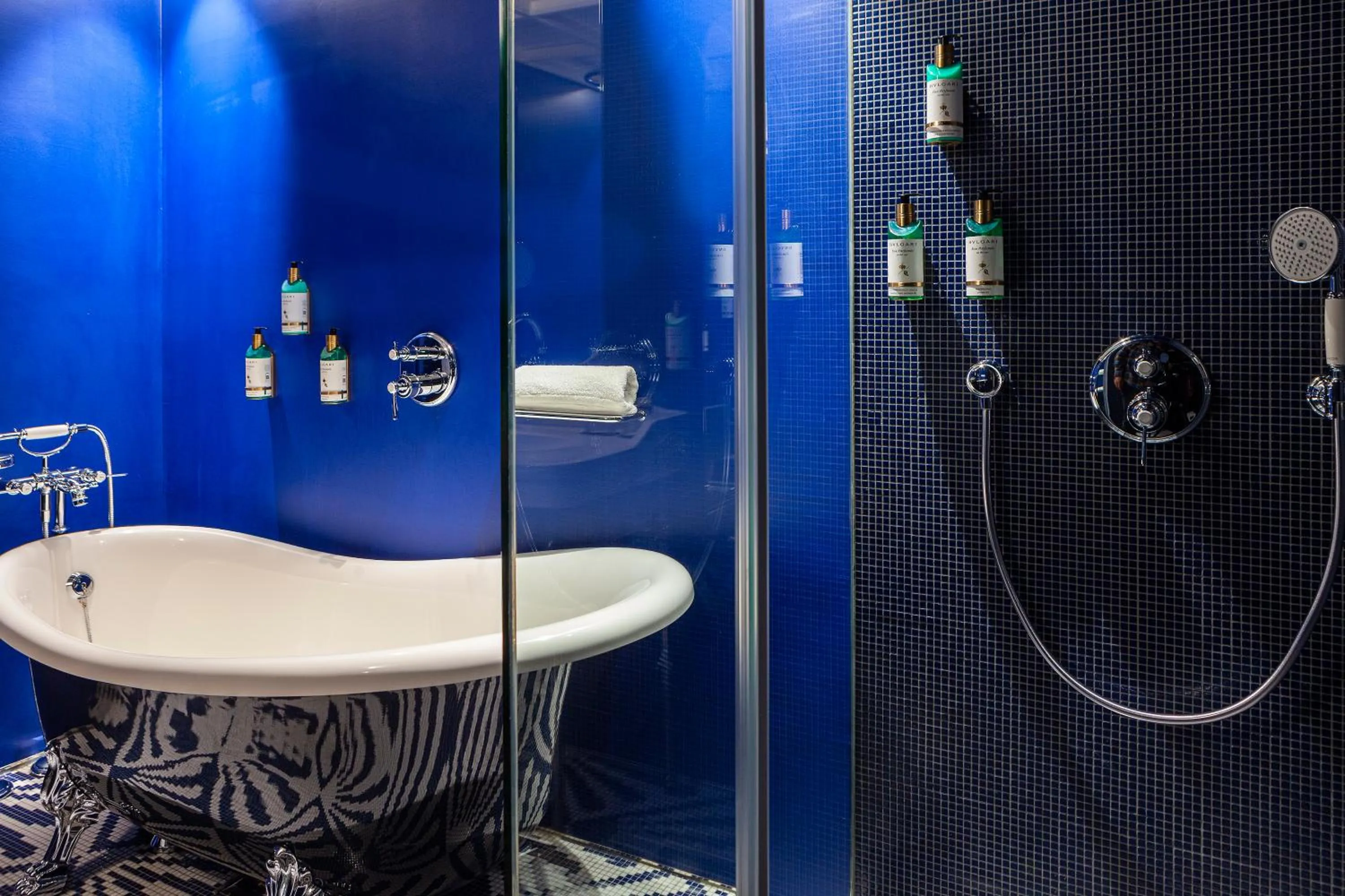 Shower in Art Legacy Hotel Baixa-Chiado