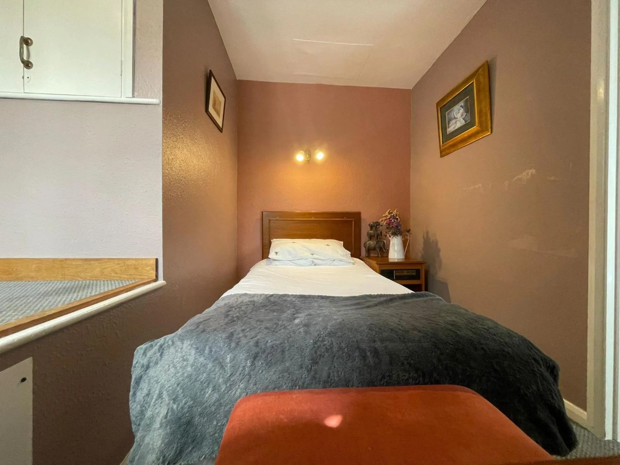 Bedroom, Bed in The Prince of Wales