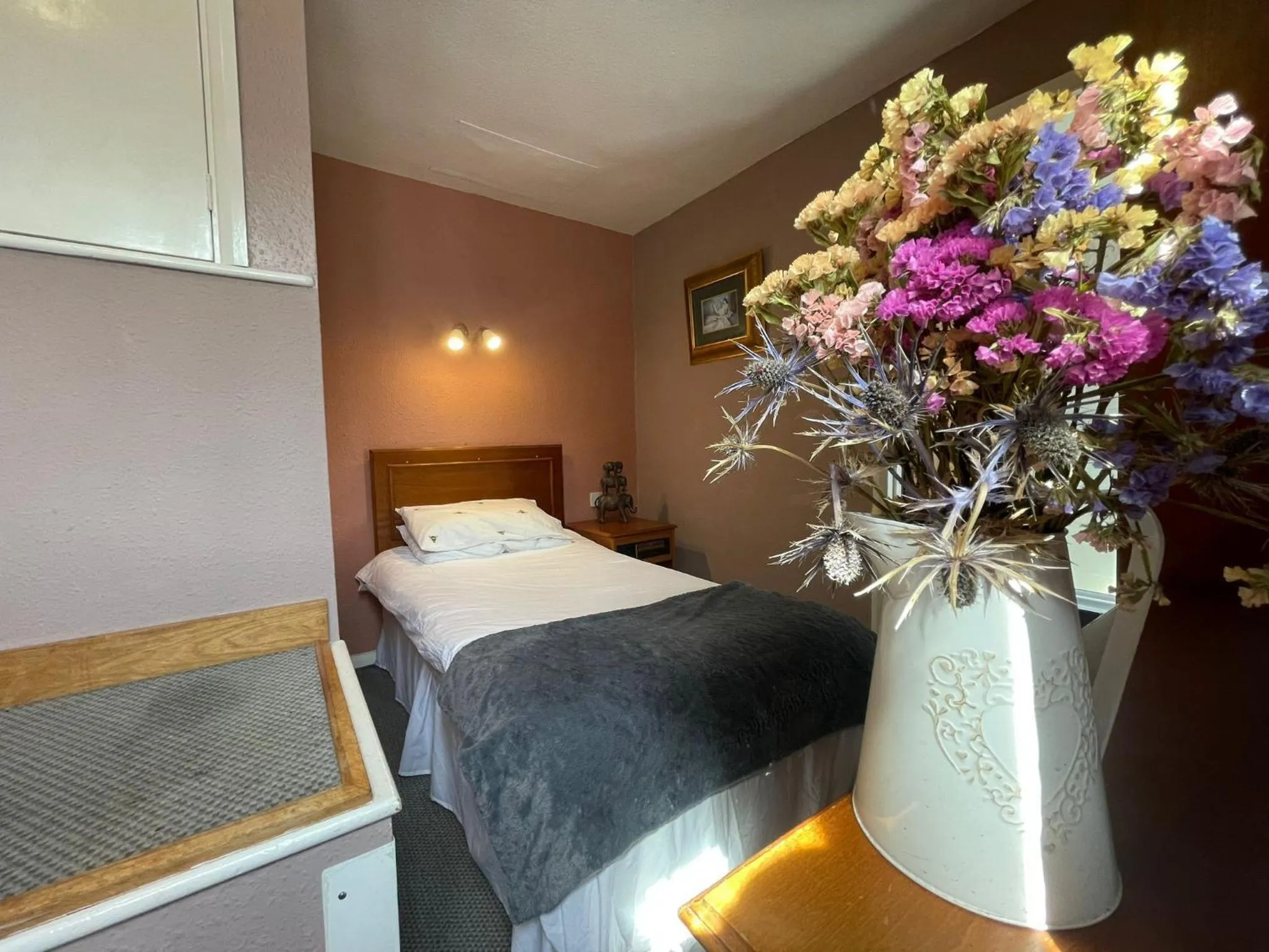 Bedroom, Bed in The Prince of Wales