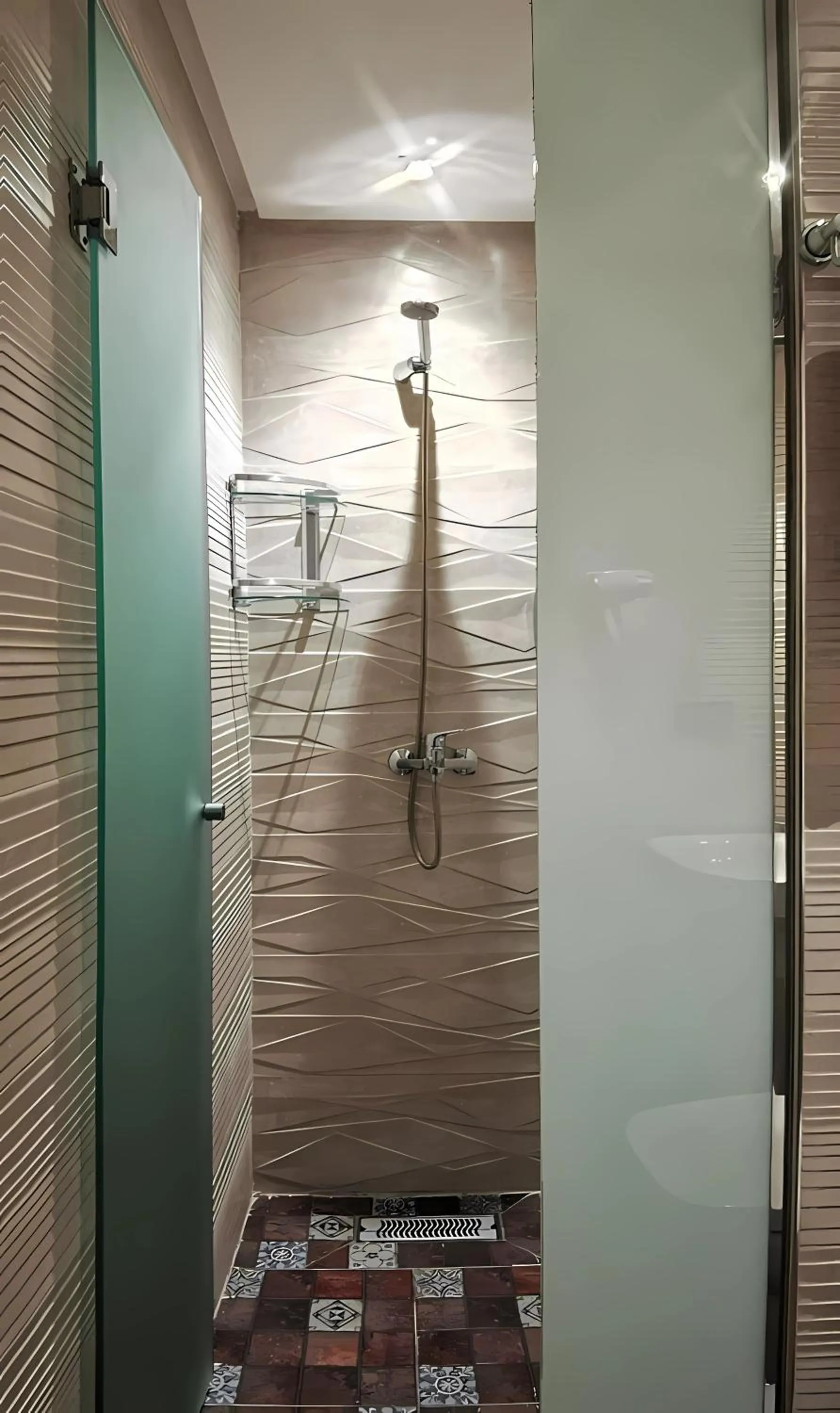 Shower in Aparthotel Dar Nowara Chaouen