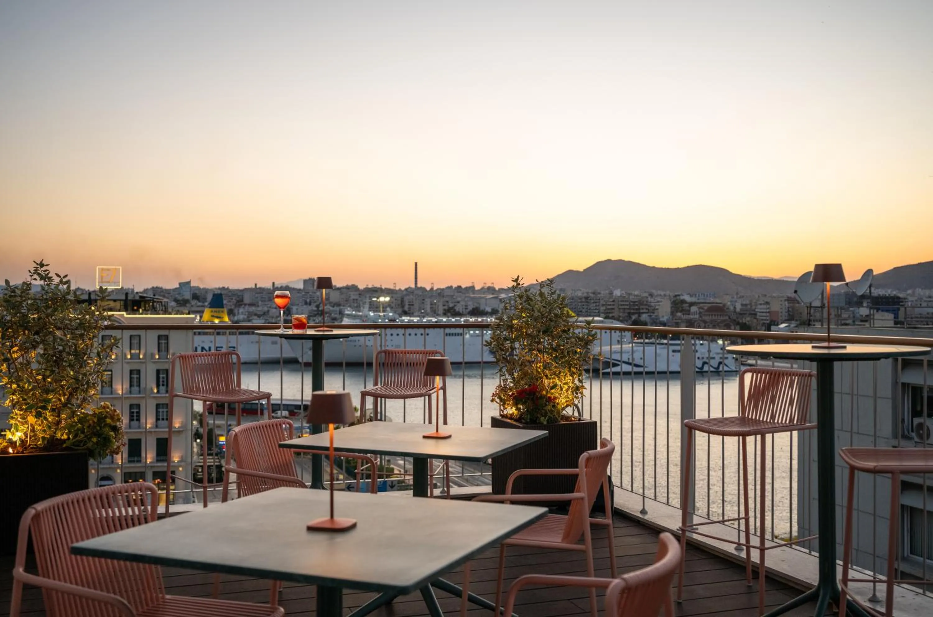 Lounge or bar in Mitsis N'U Piraeus Port