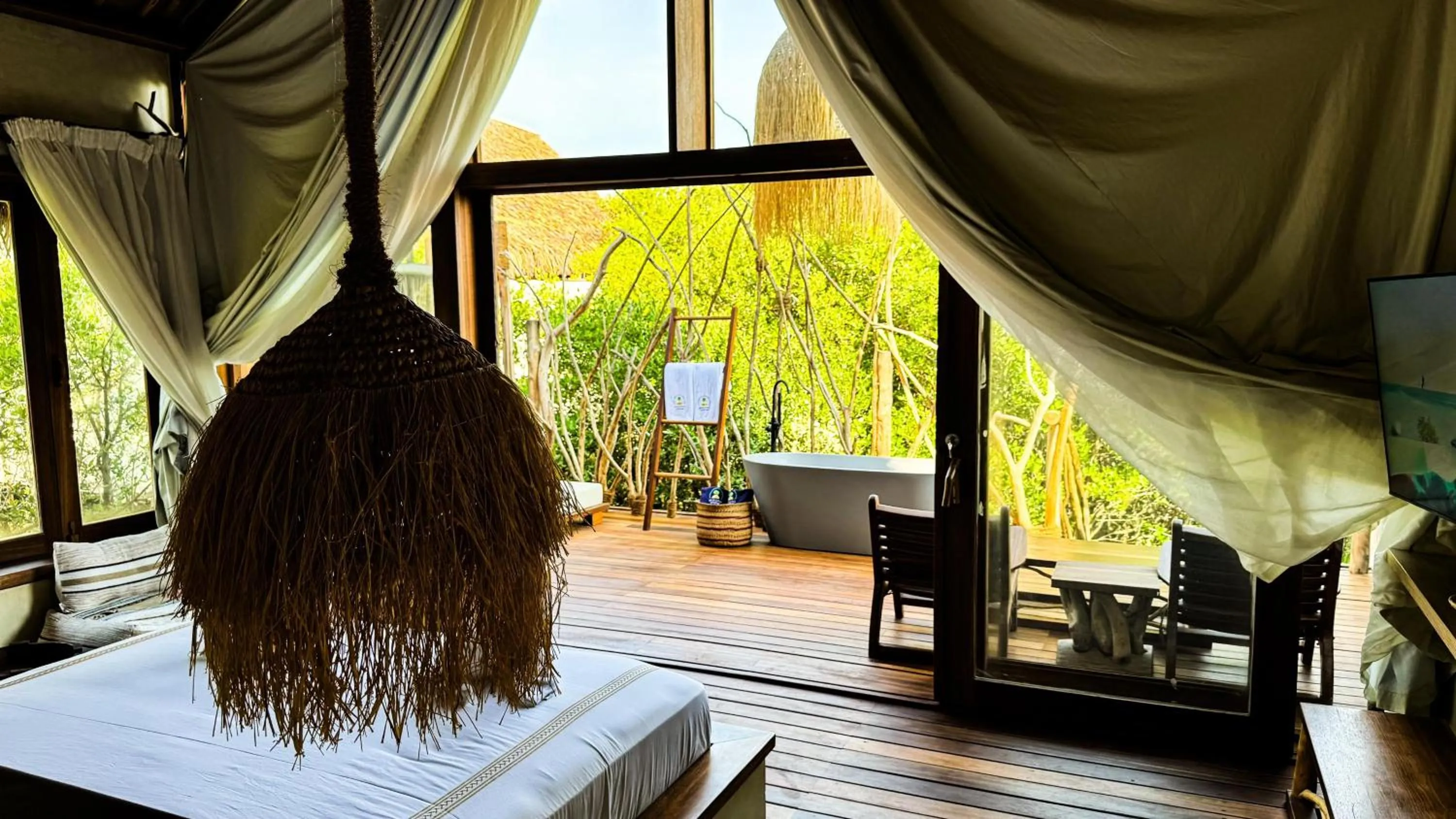 Restaurant/places to eat in Casa Mikoko Resort