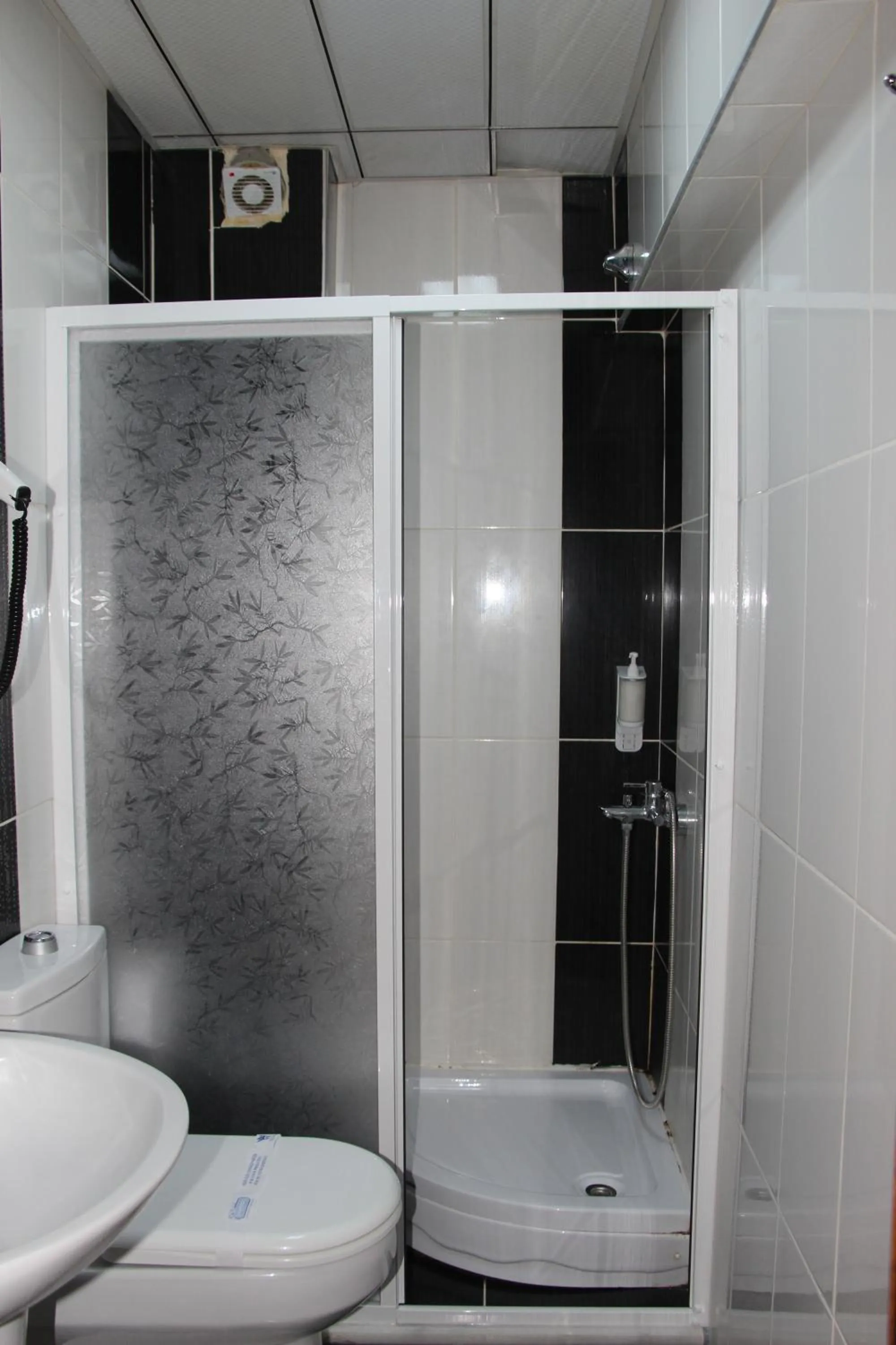 Shower in Grand Ece Hotel