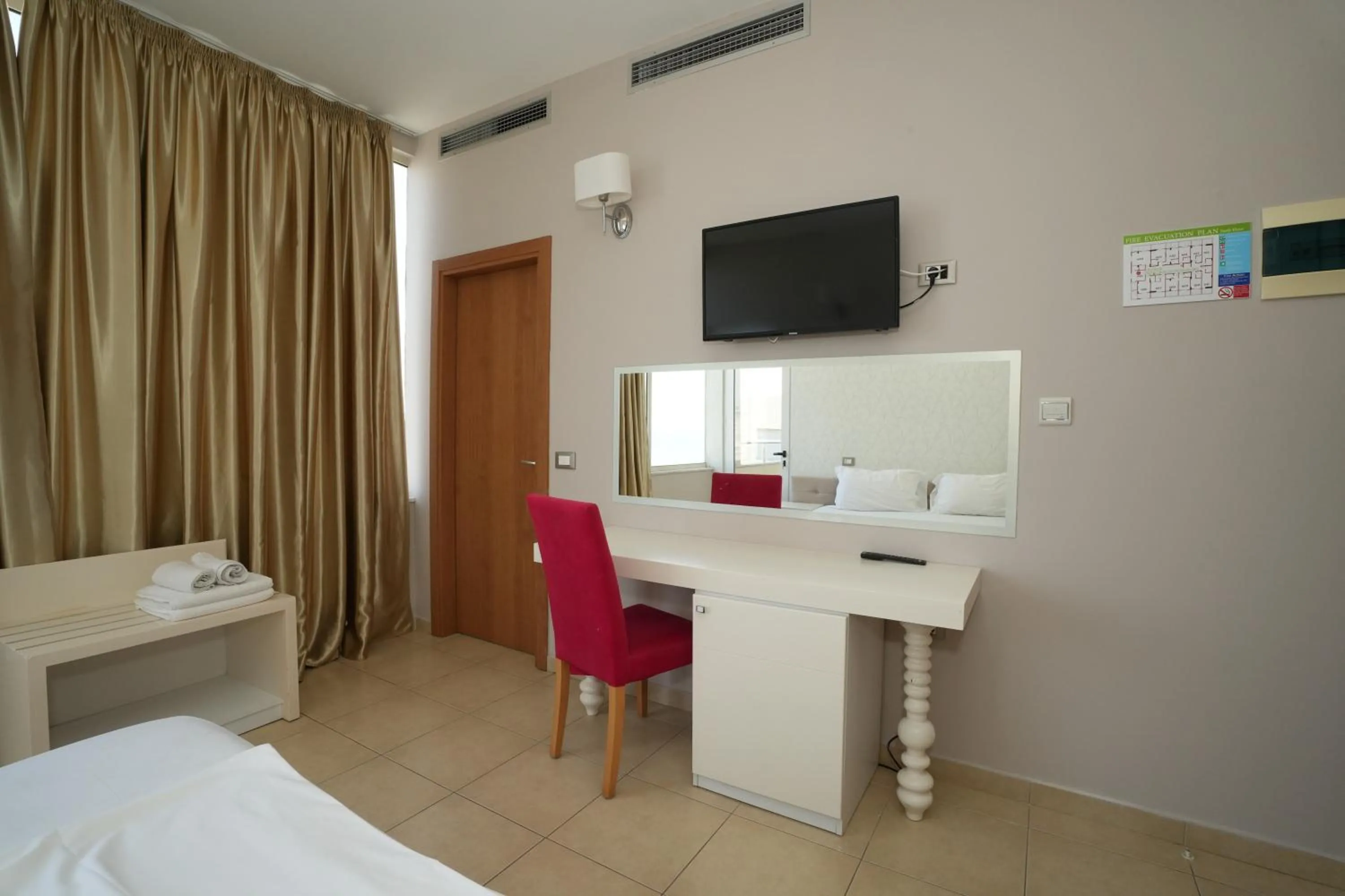 Photo of the whole room in Sun Hotel