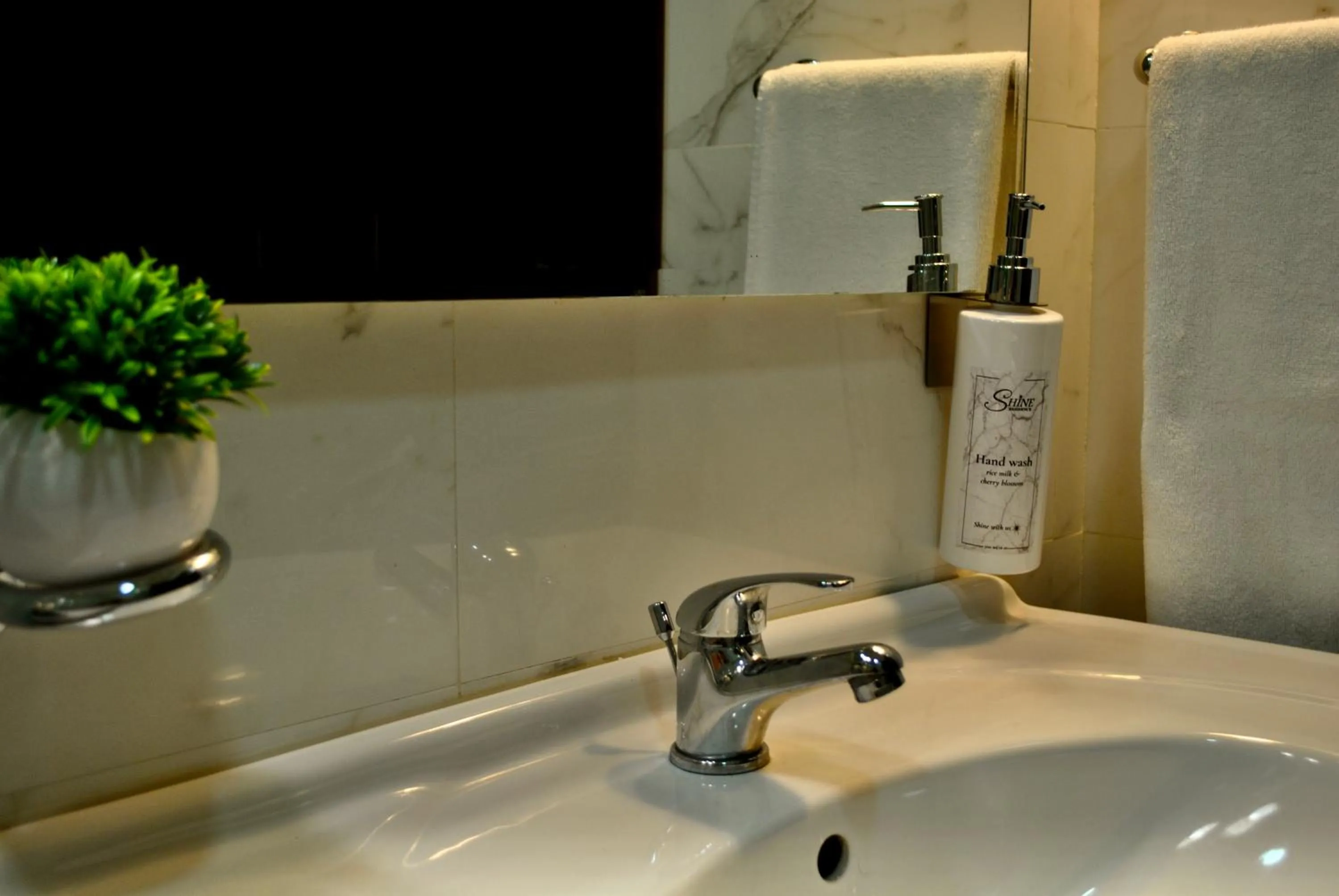 Shine residence