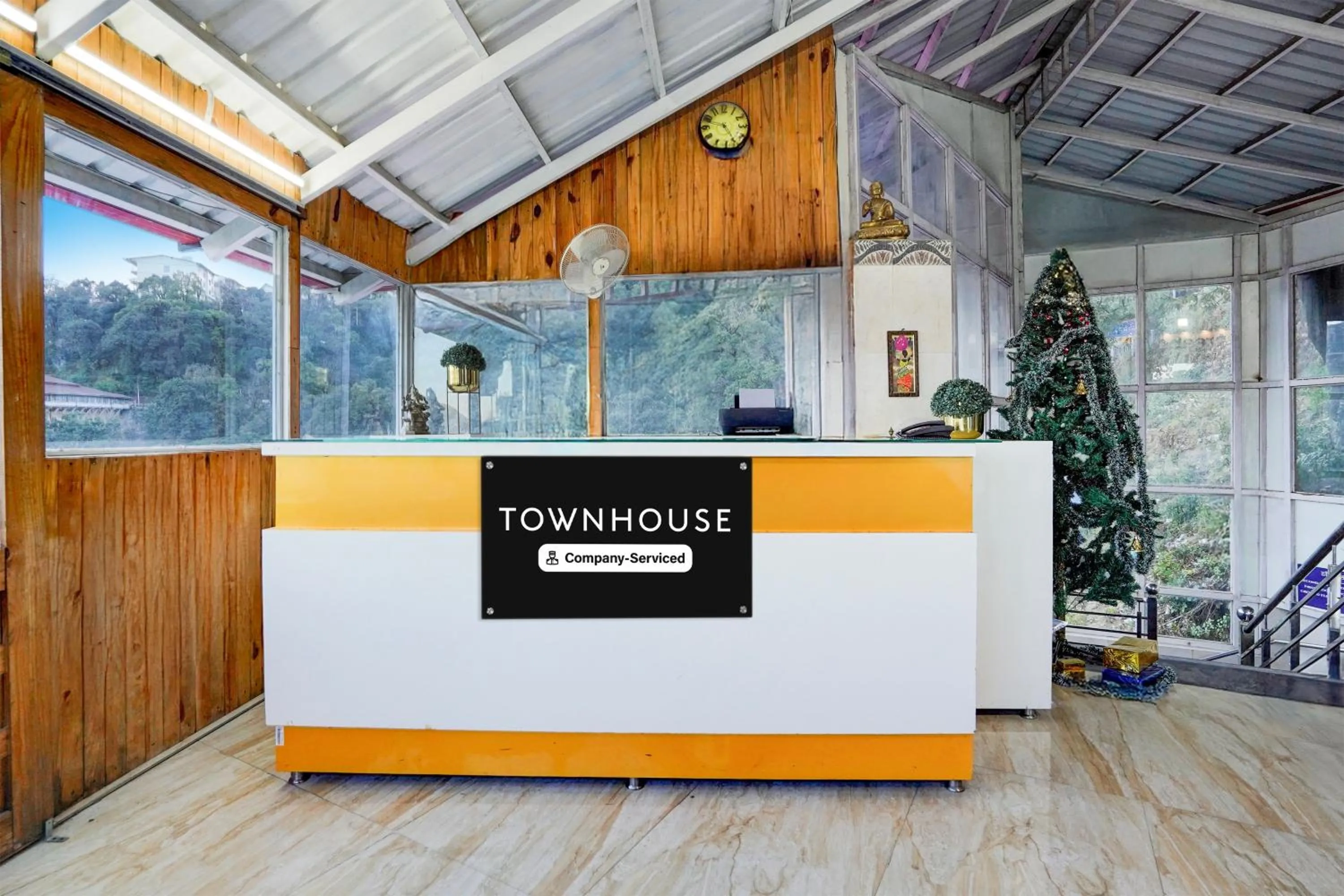 Lobby or reception in Townhouse Mall Road Near Library Chowk