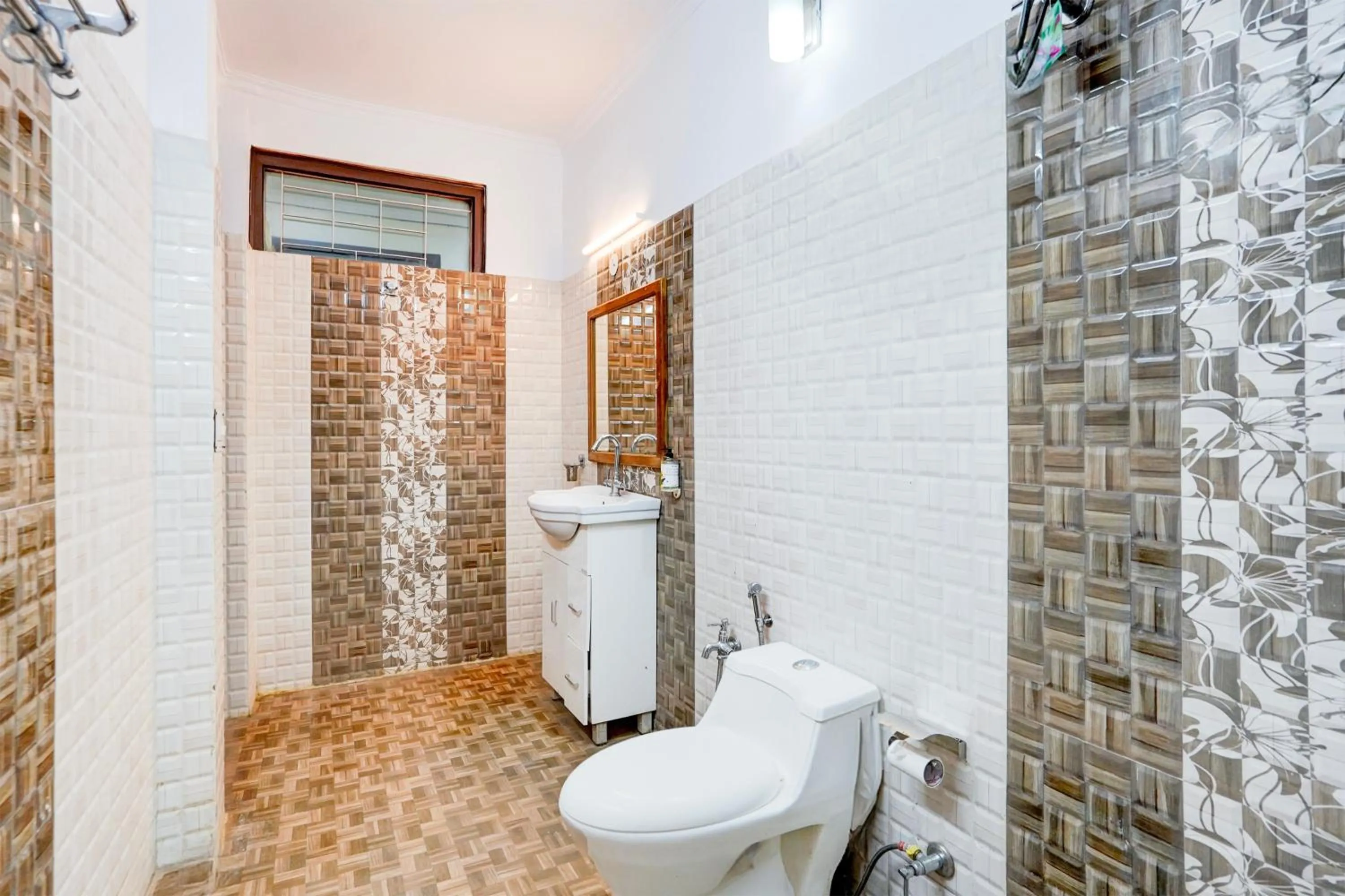 Bathroom in Townhouse Mall Road Near Library Chowk