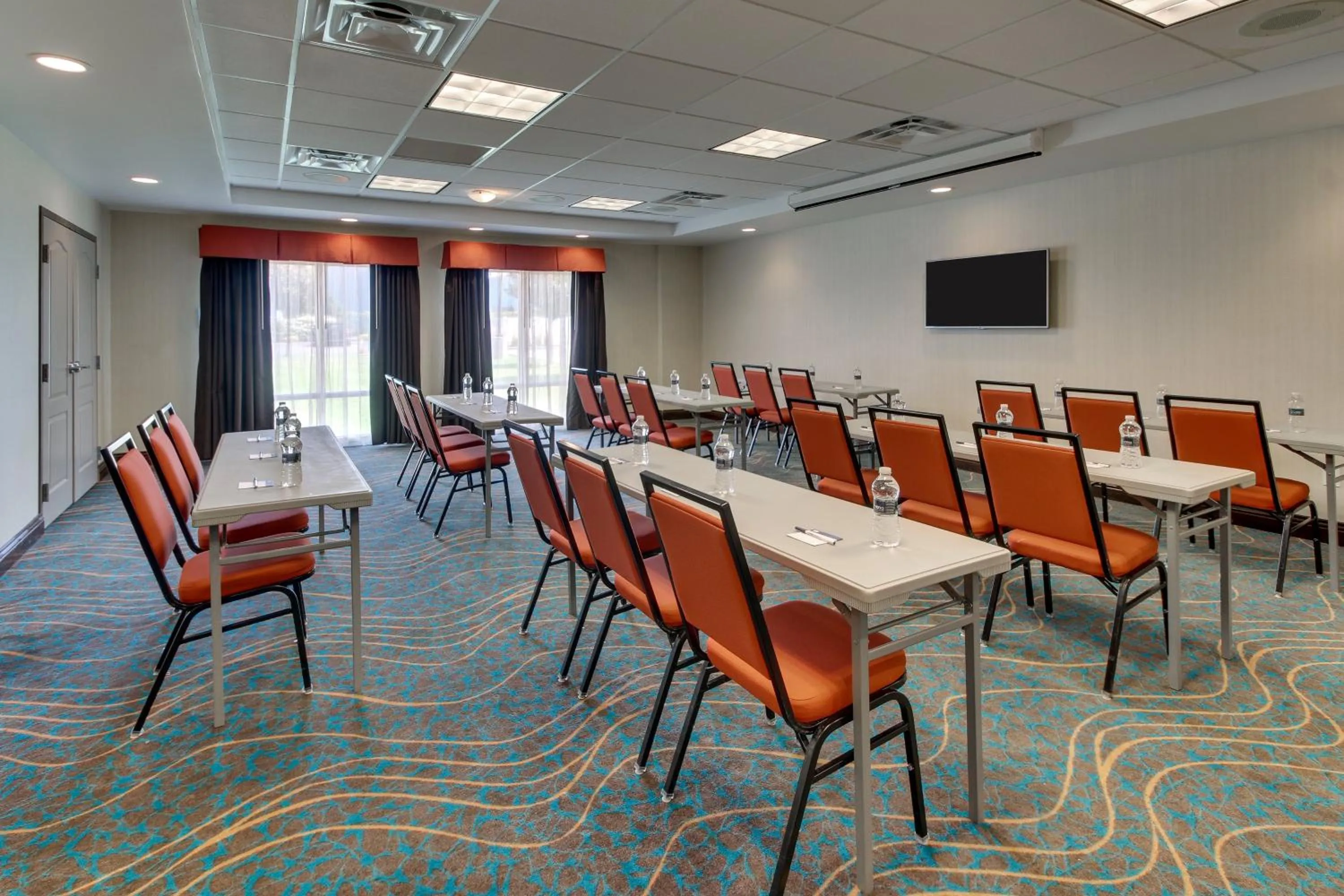 Meeting/conference room in Holiday Inn Express Cheektowaga North East by IHG