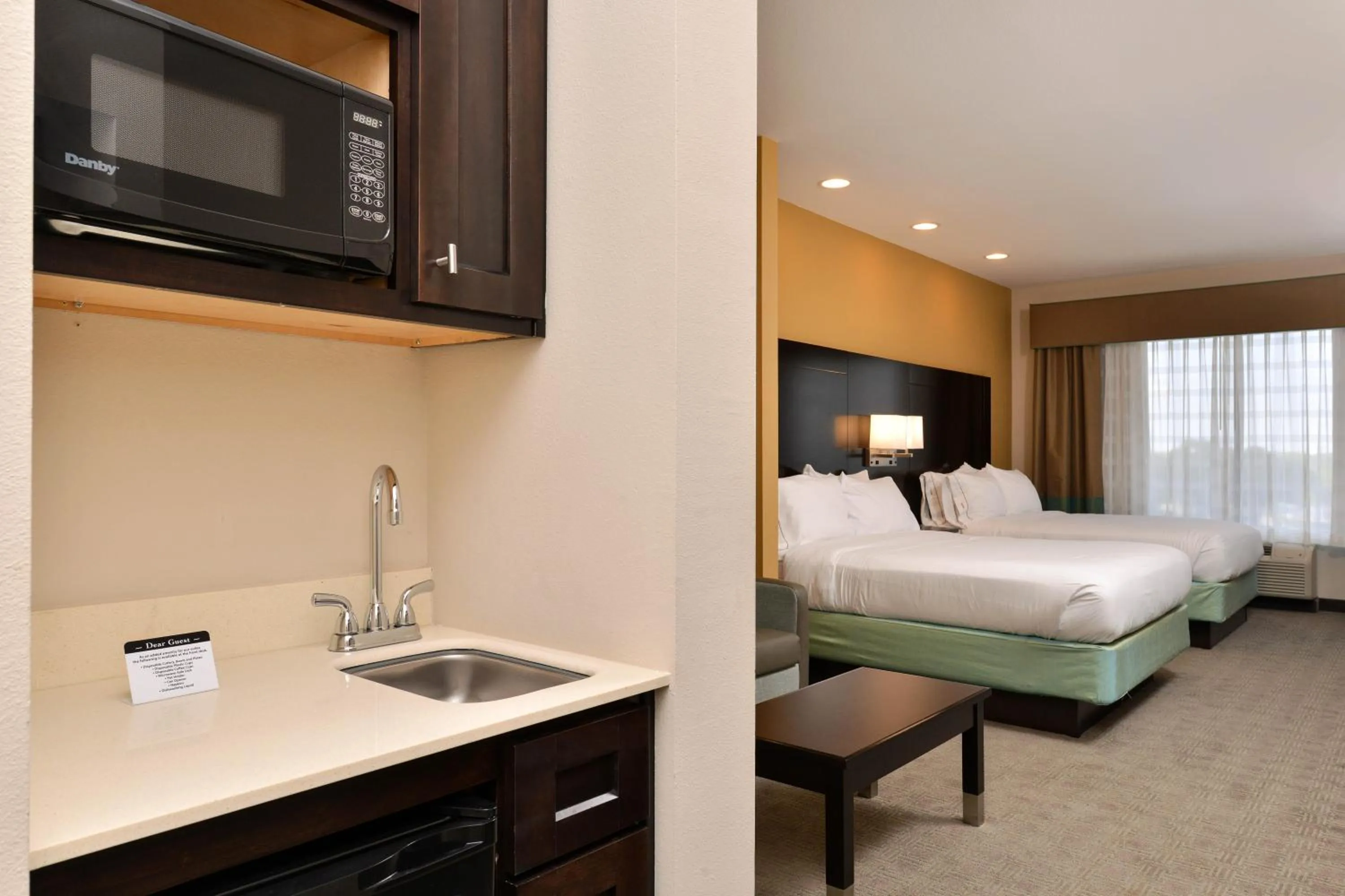 Photo of the whole room, Bed in Holiday Inn Express & Suites Austin South by IHG