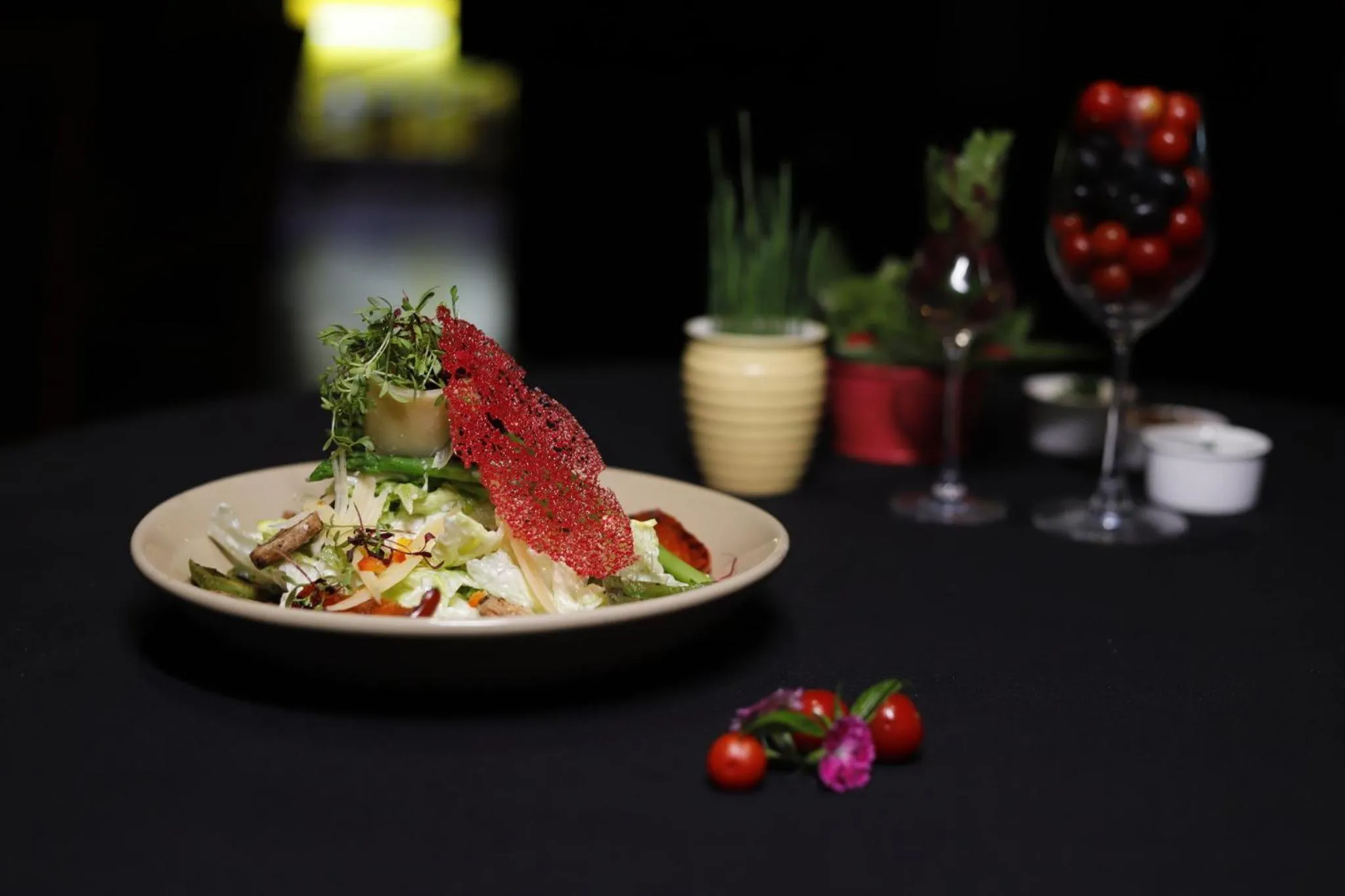 Restaurant/places to eat in Holiday Inn Jaipur City Centre by IHG