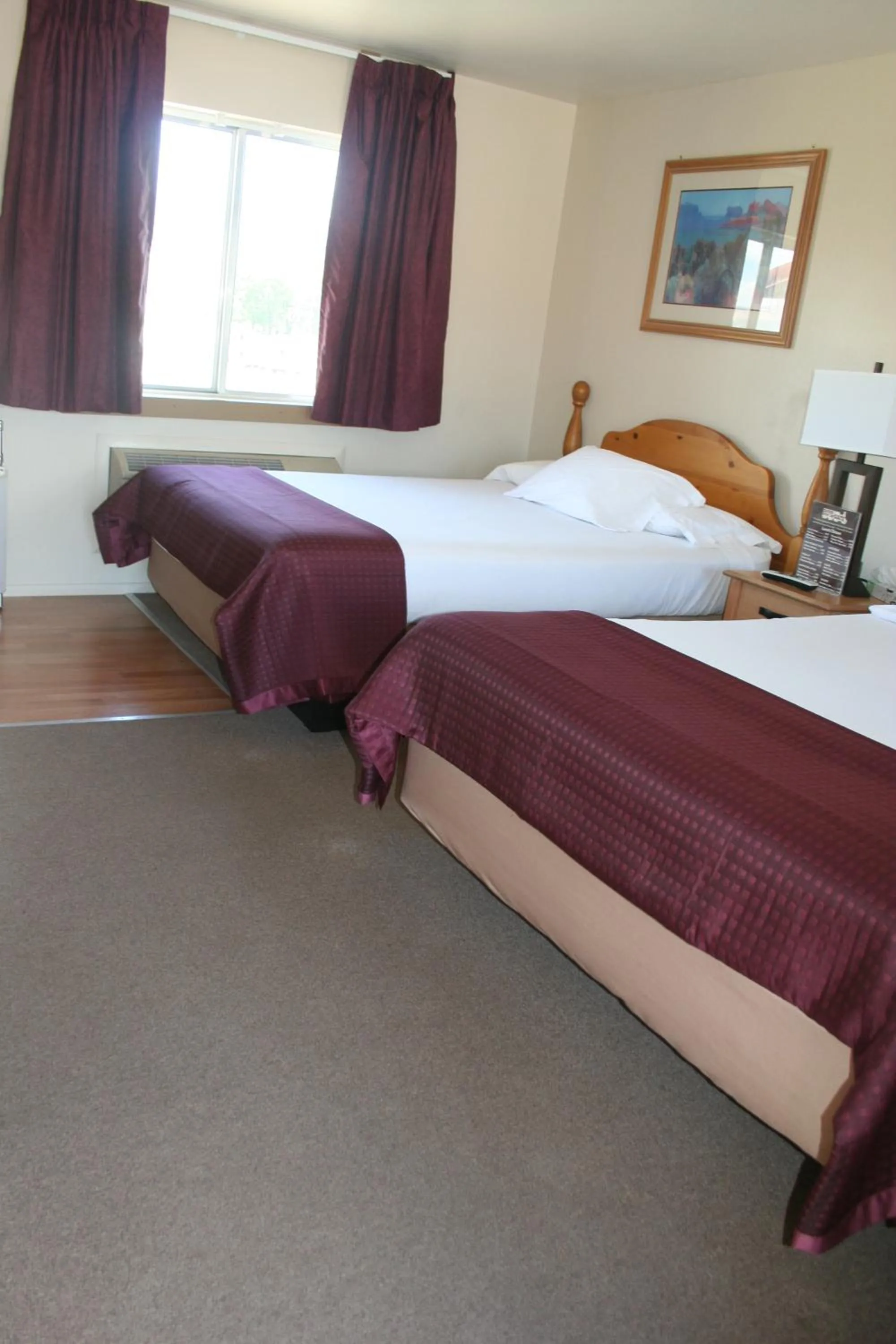 Photo of the whole room, Bed in Hatch Station Bryce Canyon